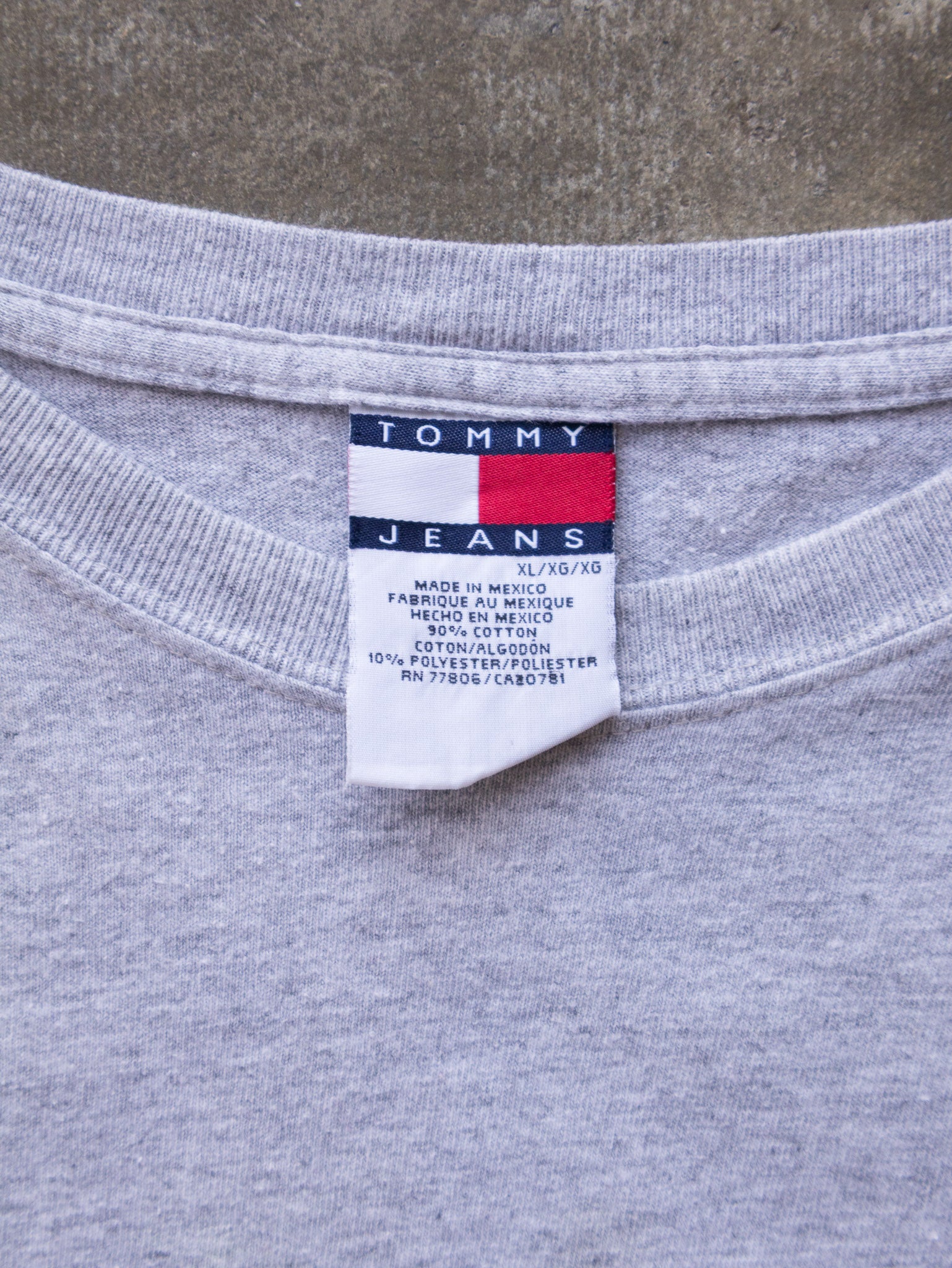 Vintage 90s Tommy Hilfiger Long Sleeve (XL)