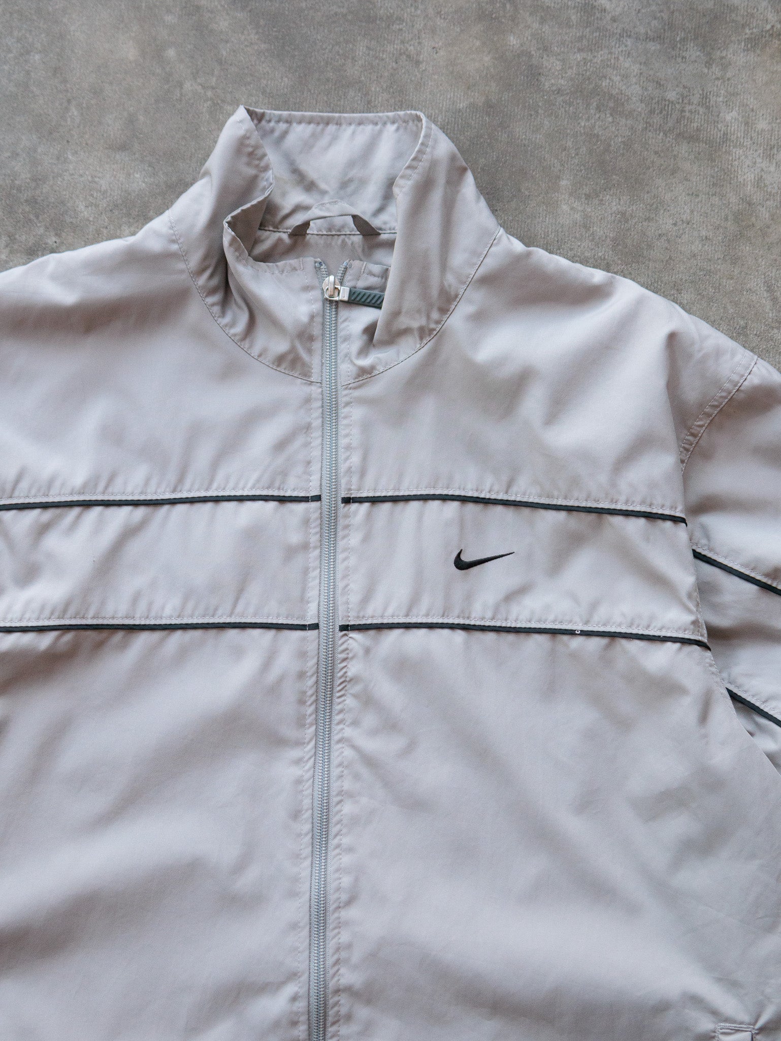 Vintage 00s Grey Nike Jacket (M)