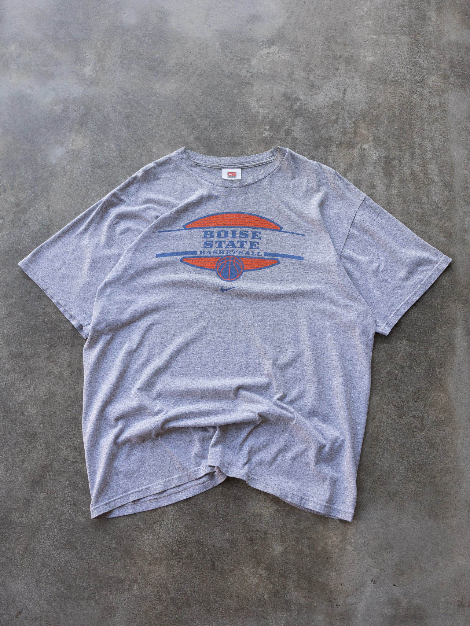 Vintage 00s Grey Nike Boise State Basketball Tee (XL)