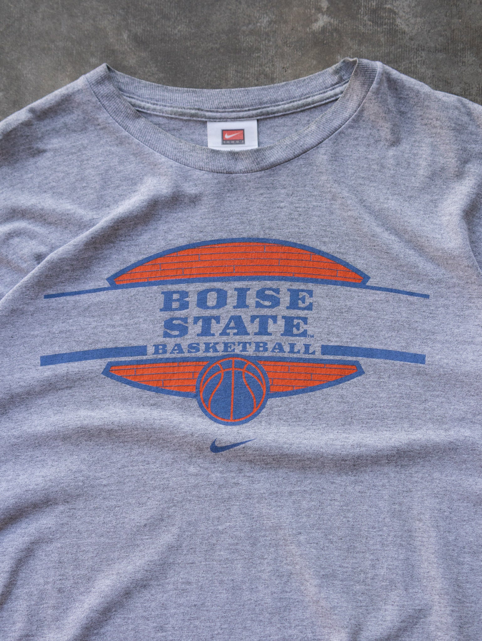 Vintage 00s Grey Nike Boise State Basketball Tee (XL)