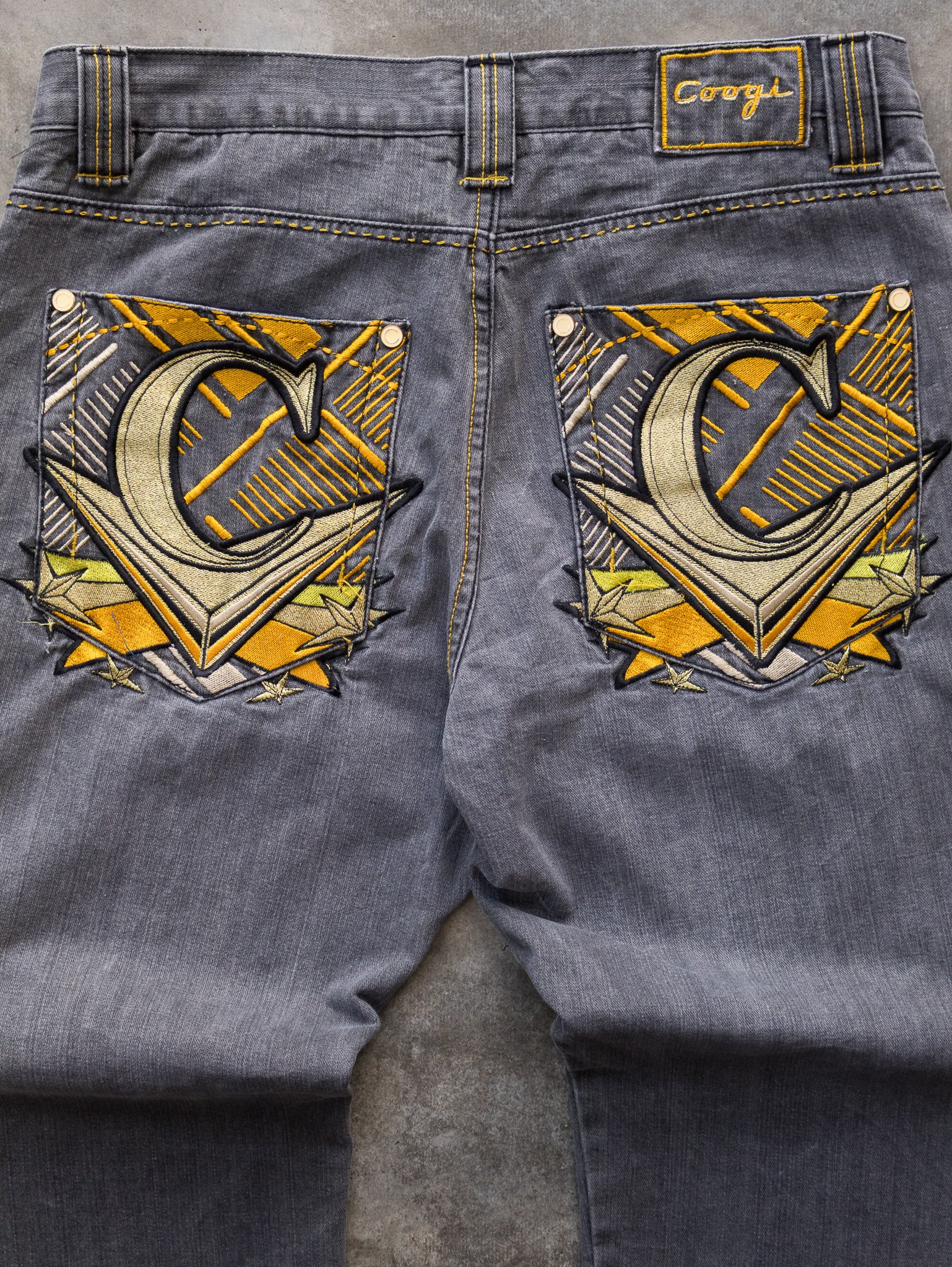 Vintage 00s Grey Coogi Embroidered Jeans (W34)