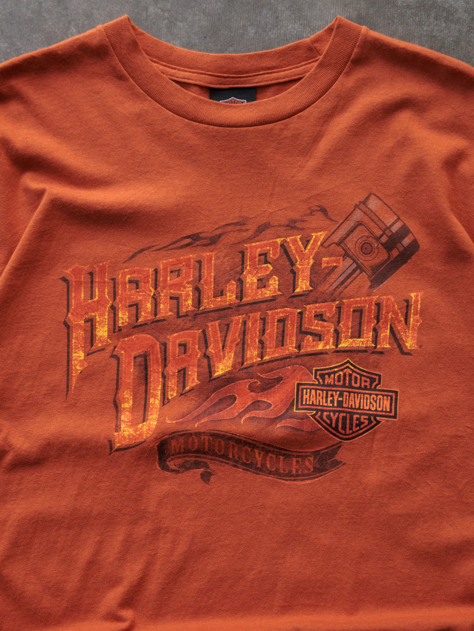 Vintage 00s Orange Harley-Davidson St. Petersburg Florida Barracuda Tee (XL)