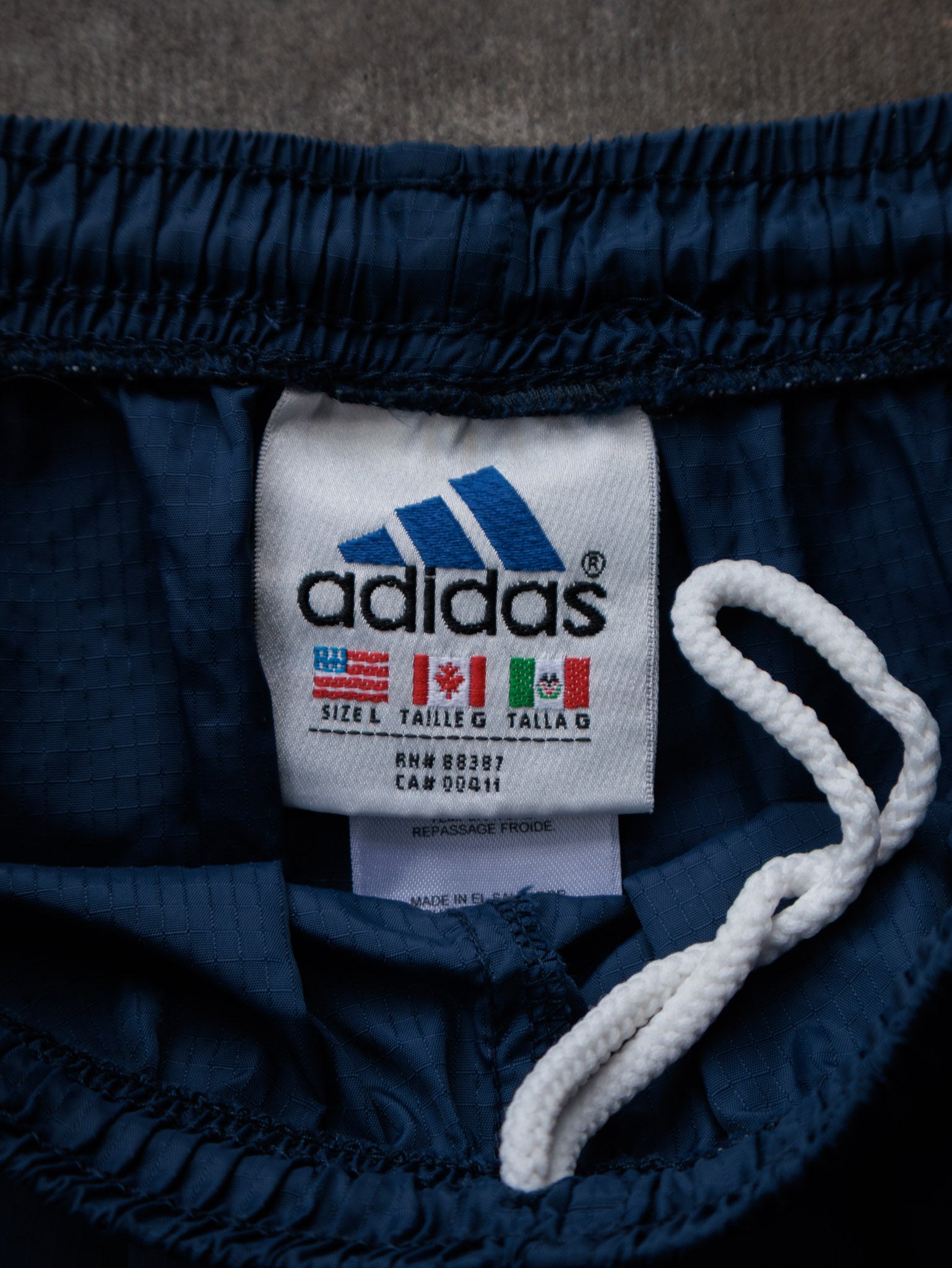 Vintage 00s Navy Adidas Shorts (L)