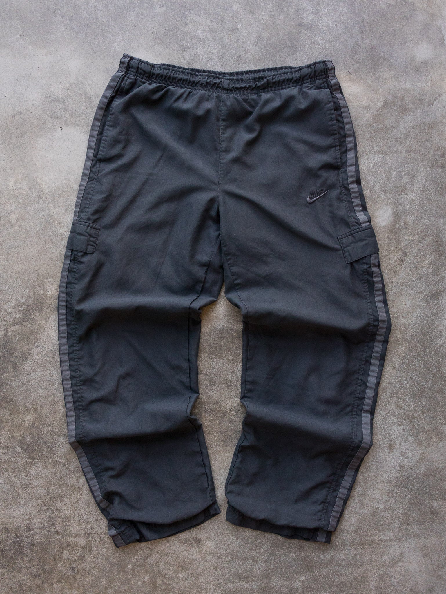 Vintage Black Nike Cargo Track Pants (L)