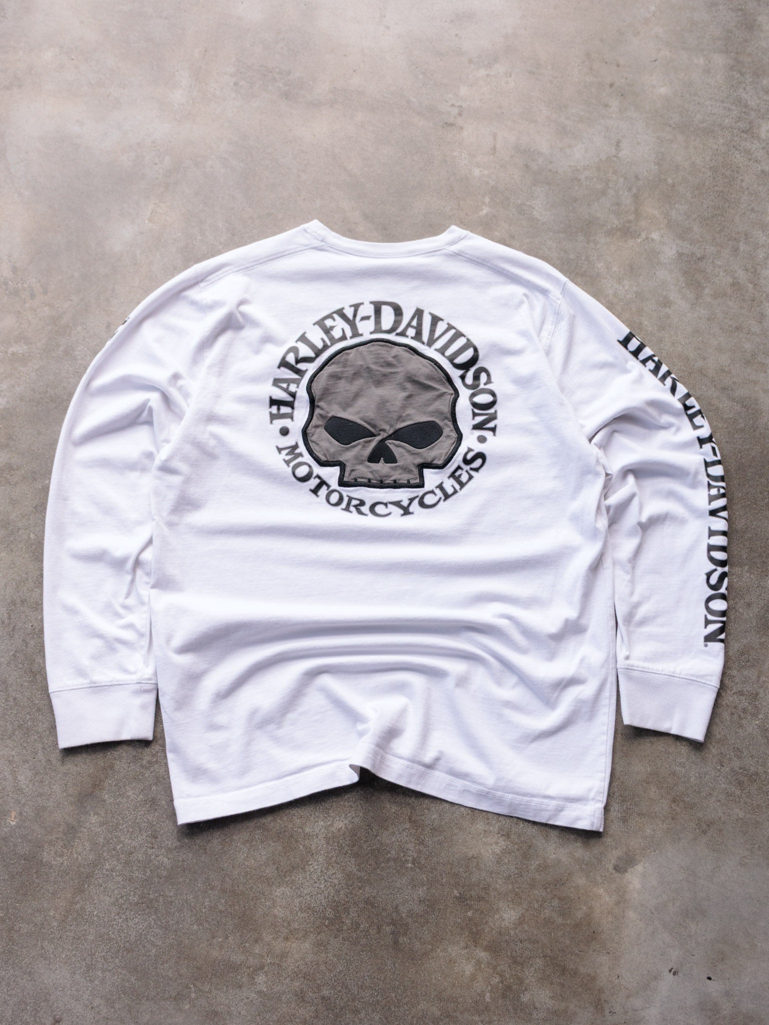 Vintage White Harley-Davidson Skull Long Sleeve Tee (L)