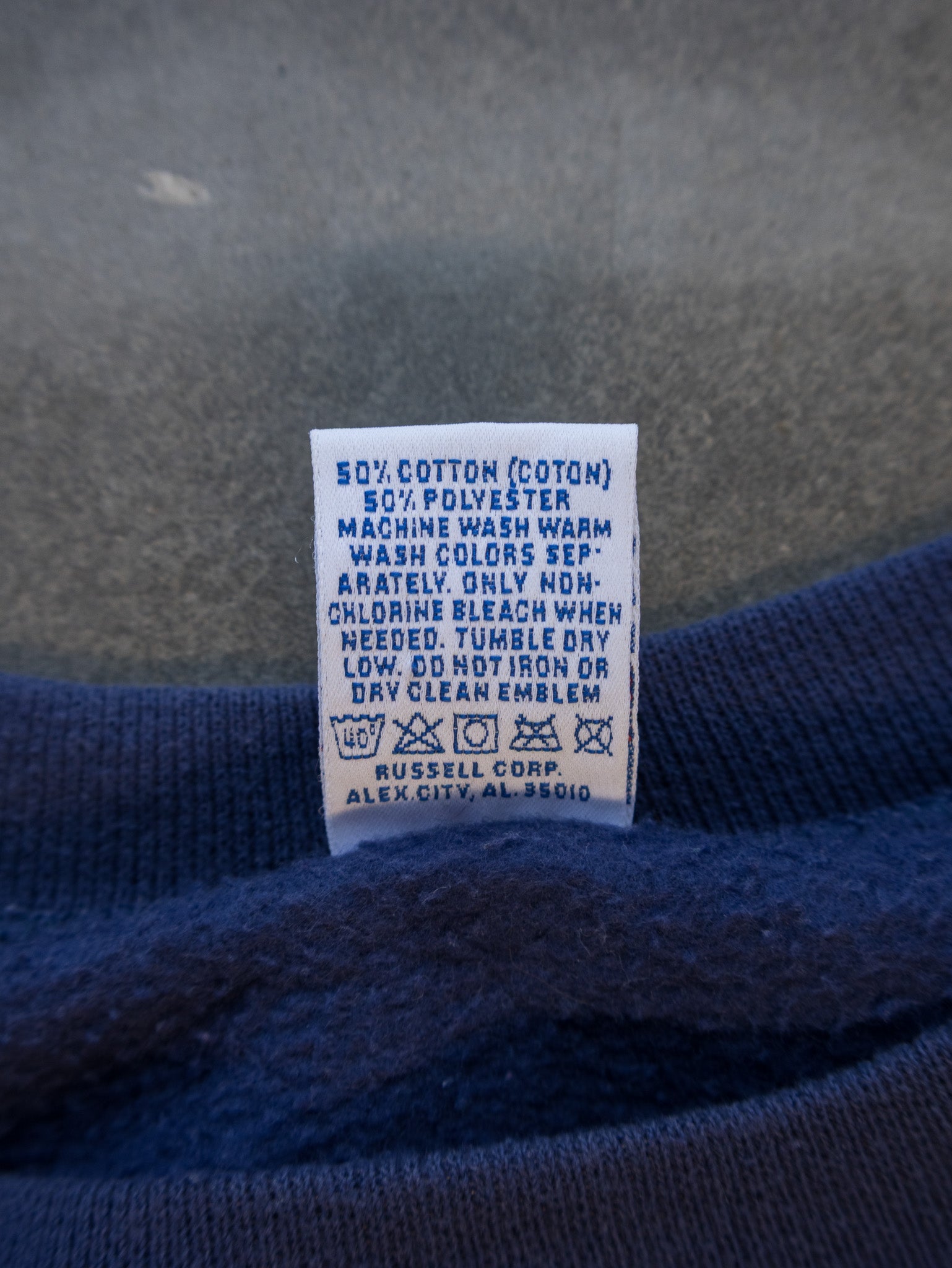 Vintage 90s Russell Athletic Navy Sweatshirt (M)