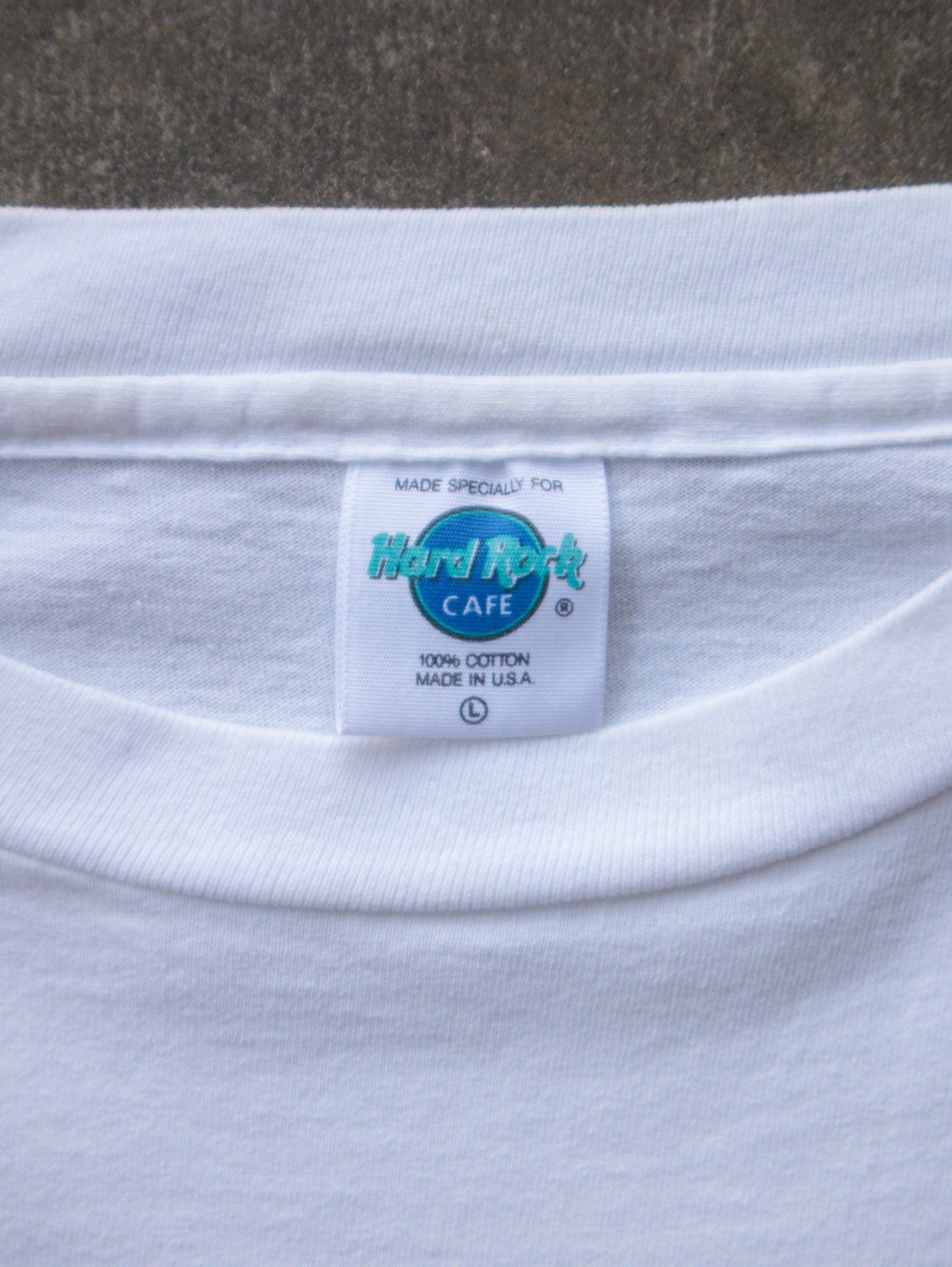 Vintage 90s White Hard Rock Cafe Honolulu Tee (L)
