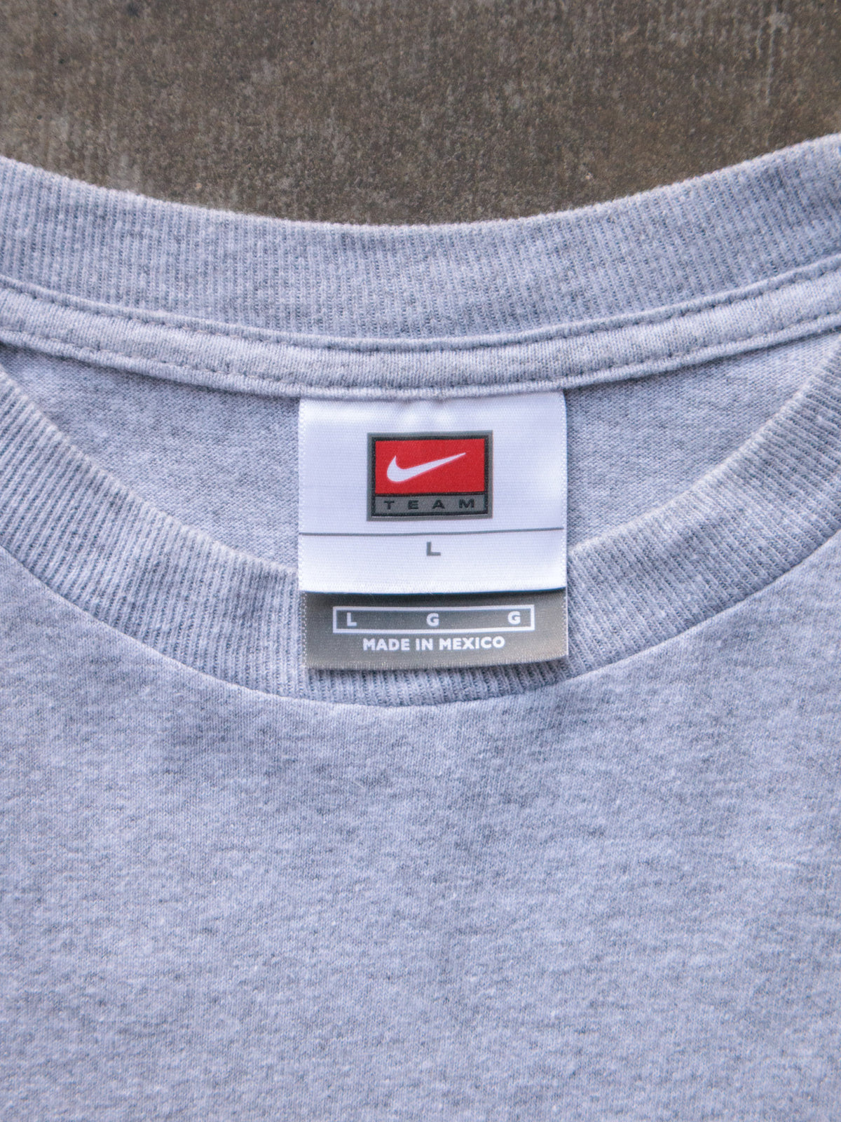 Vintage 00s Grey Uniontown Eagles Nike Basketball Camp Tee (L)