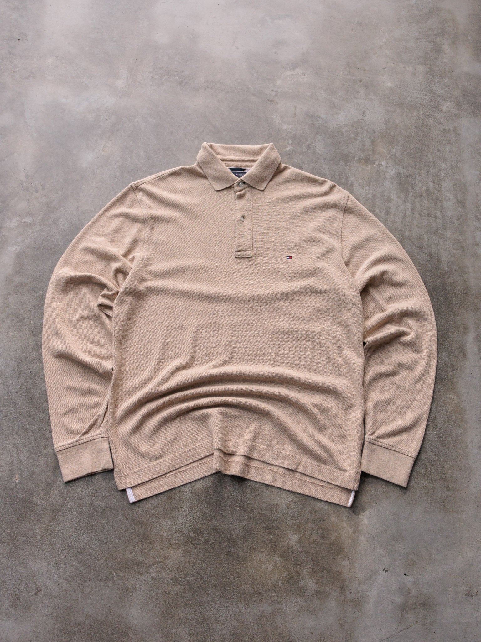 Vintage 00s Beige Tommy Hilfiger Long Sleeve Polo Shirt (M)