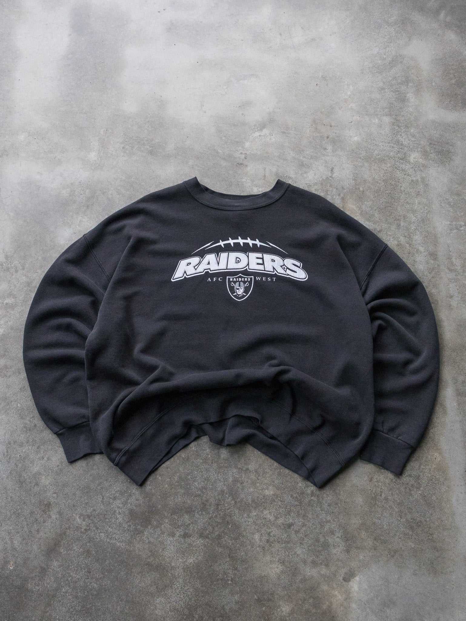 Vintage 00s Black Raiders Sweatshirt (2XL)