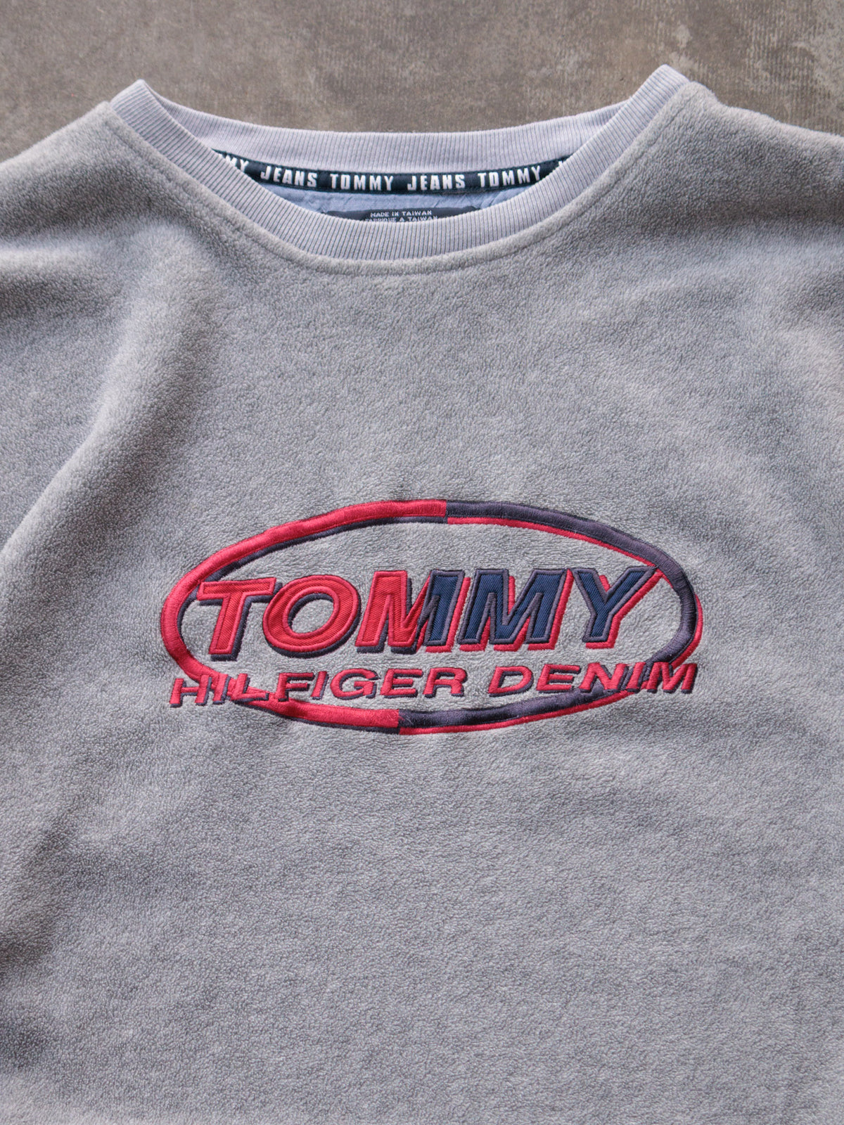 Vintage 90s Grey Tommy Hilfiger Denim Fleece Sweatshirt (XL)