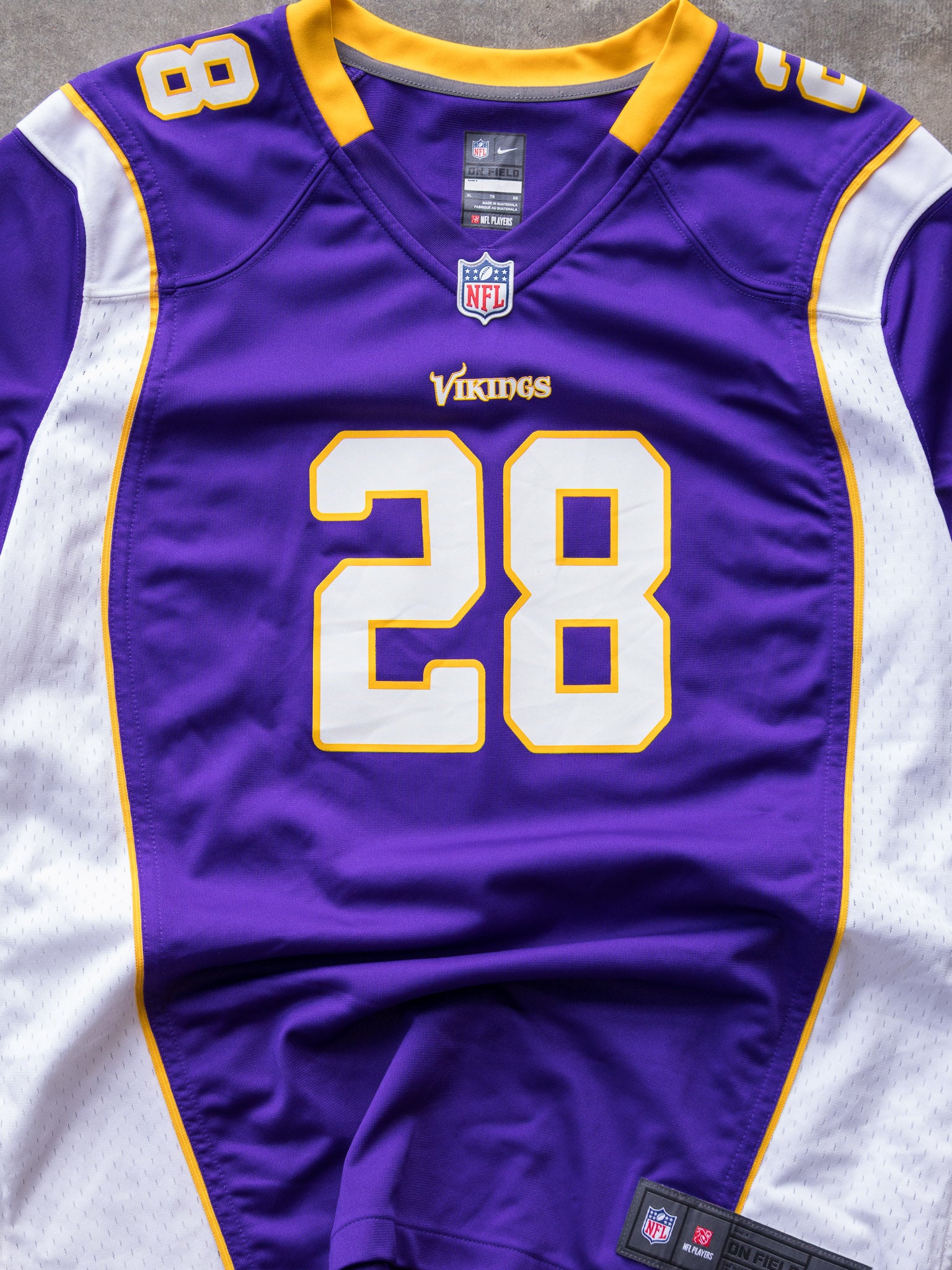 Nike Minnesota Vikings Adrian Peterson NFL Jersey (Women's XL)