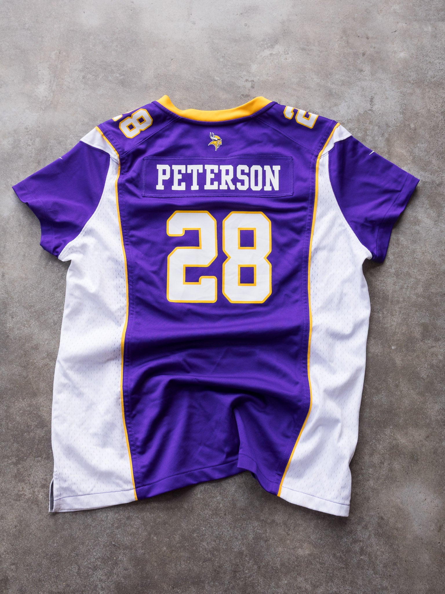 Nike Minnesota Vikings Adrian Peterson NFL Jersey (Women's XL)