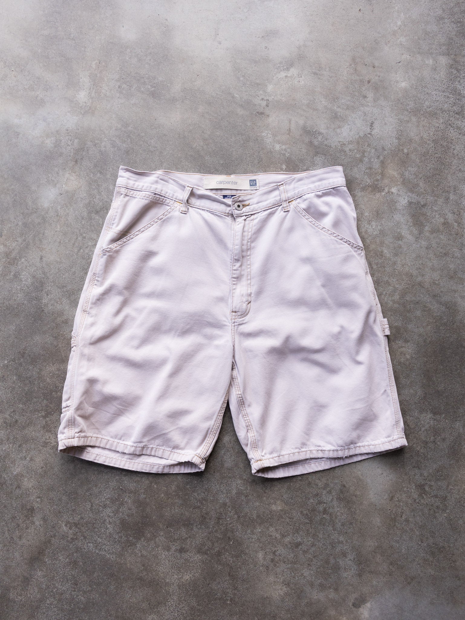 Vintage 00s Cream Gap Carpenter Shorts (W36)
