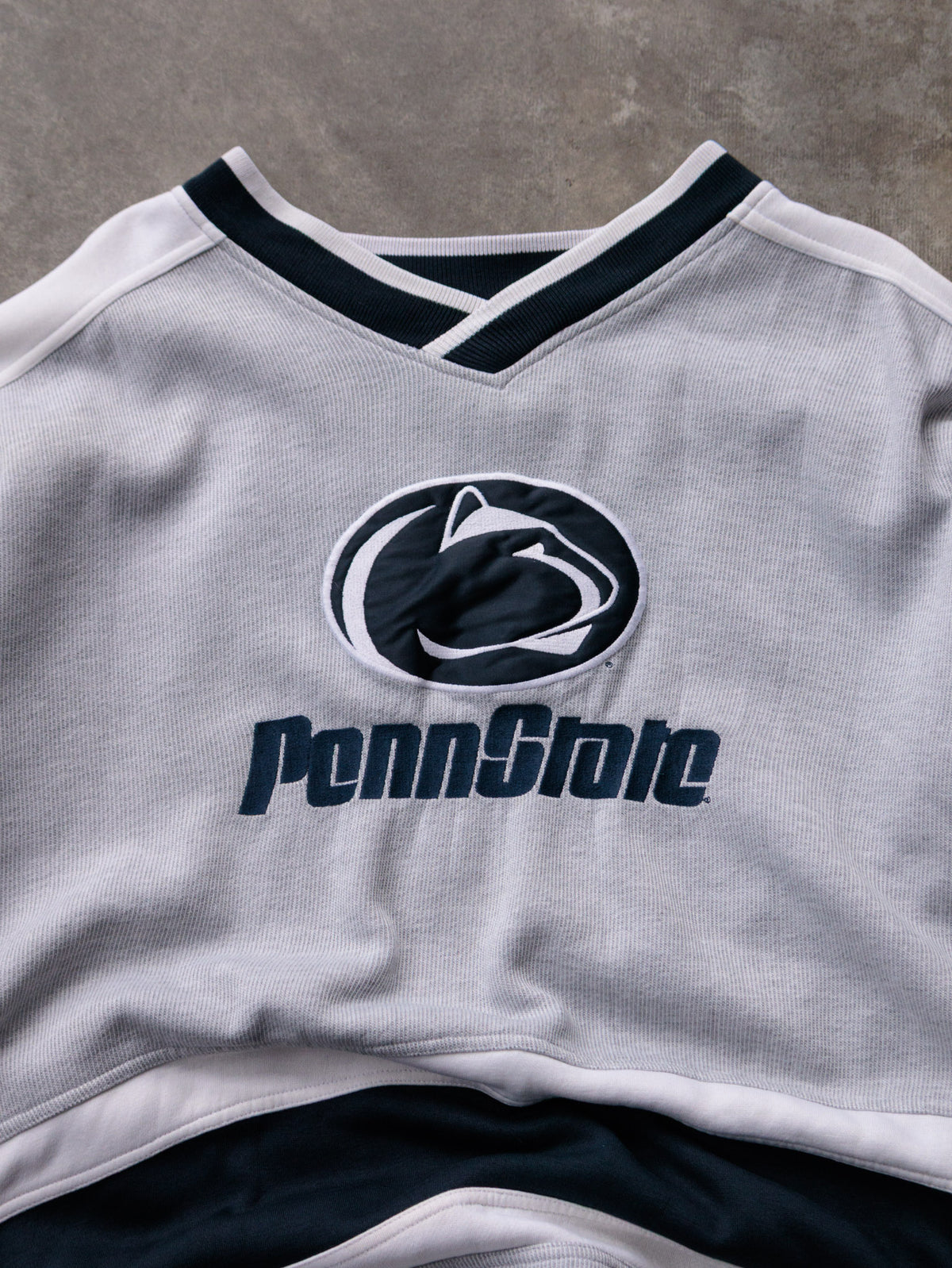 Vintage 90s Grey Penn State Colourblock V-Neck Sweatshirt (XL)