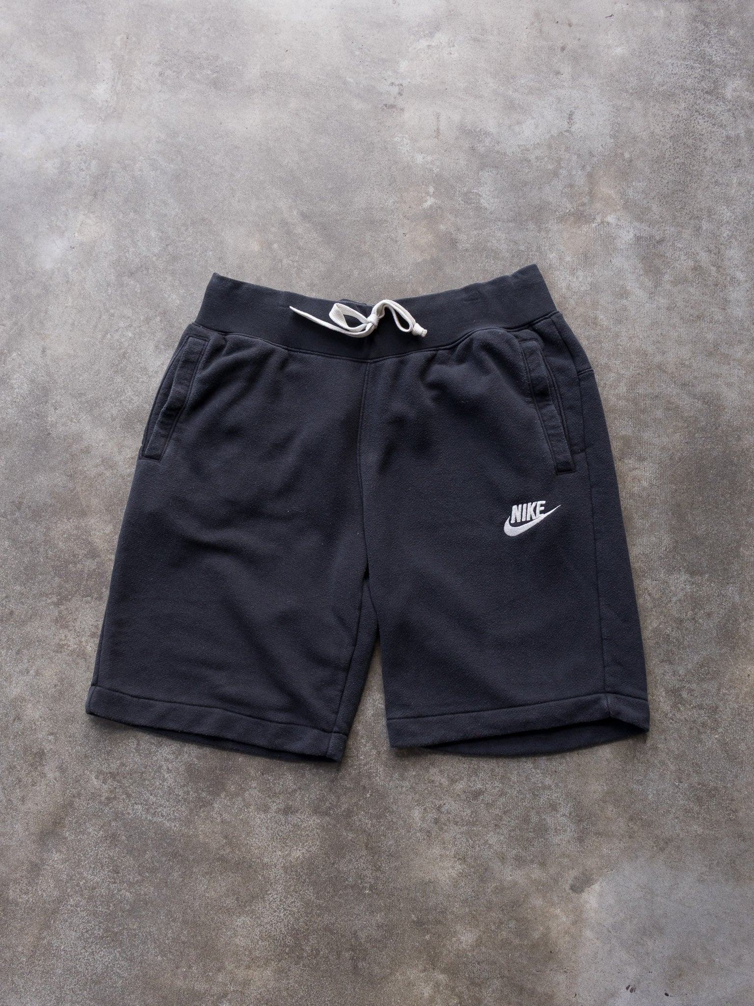 Vintage Black Nike Sweat Shorts (L)