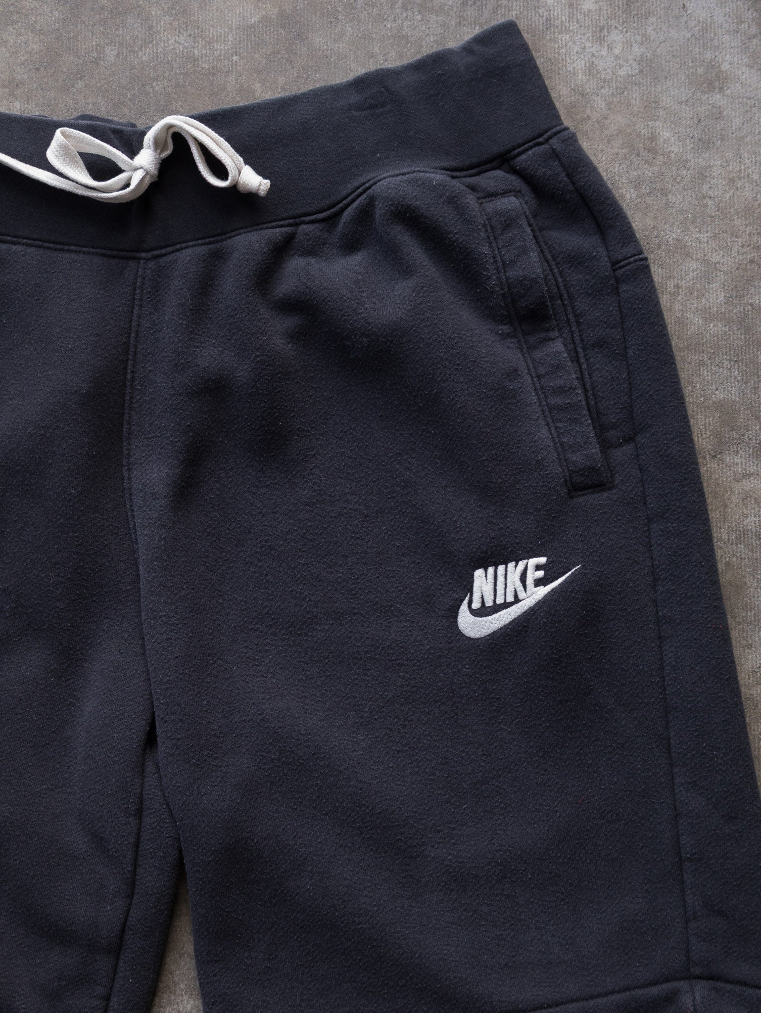 Vintage Black Nike Sweat Shorts (L)
