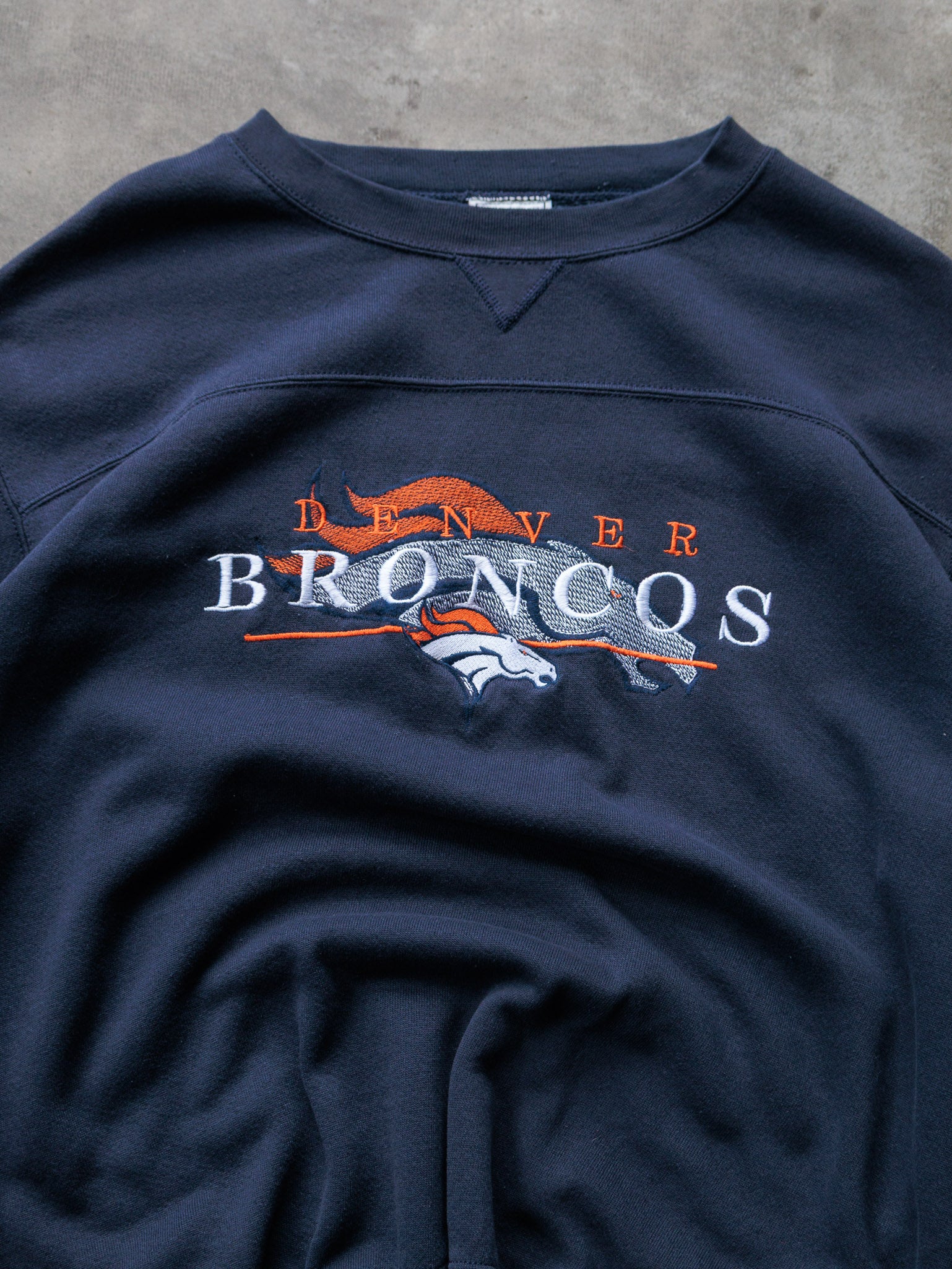 Vintage 90s Navy Lee Sport Denver Broncos Sweatshirt (XL)