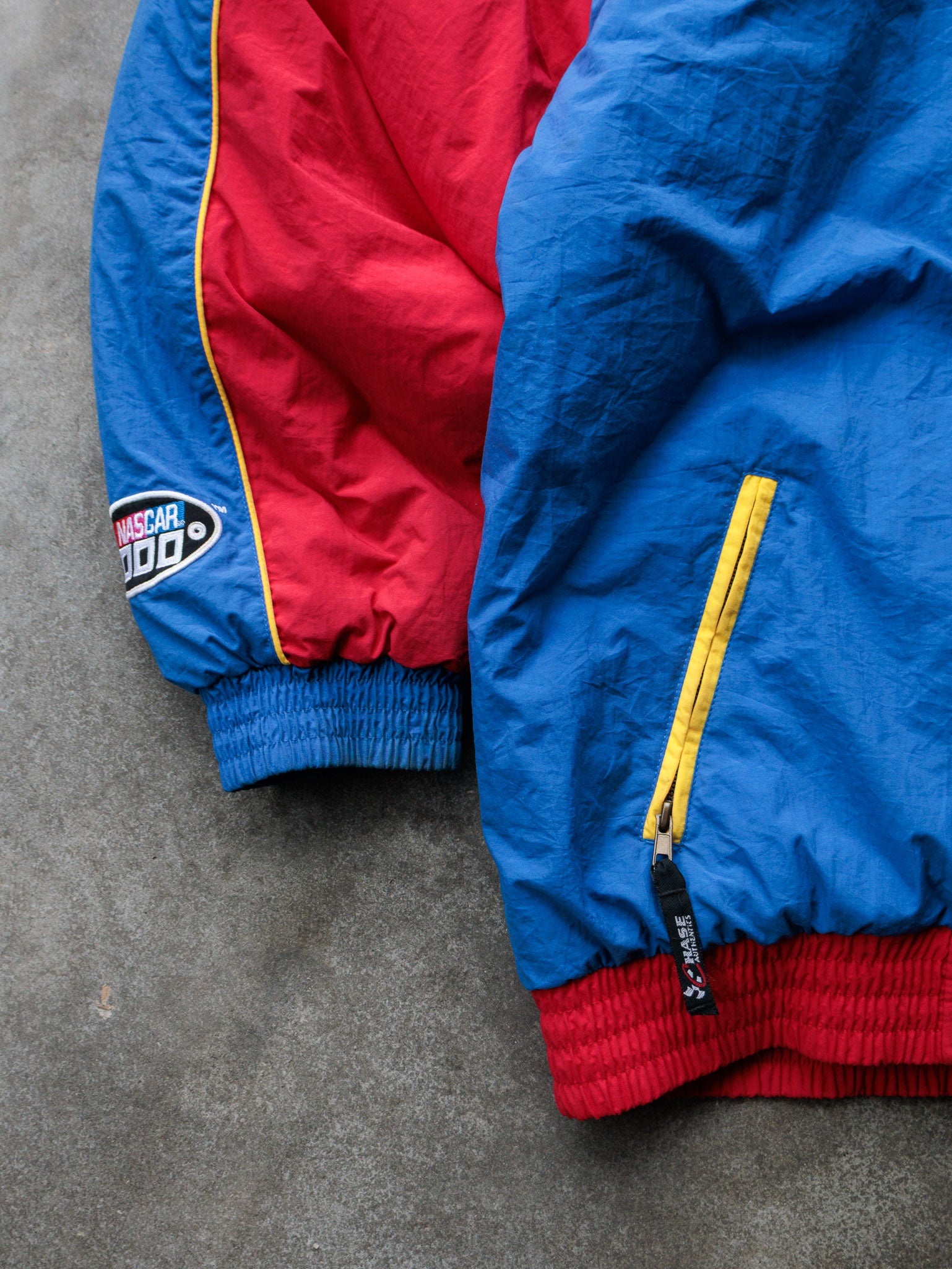 Vintage 00s Chase Authentics DuPont Jeff Gordon NASCAR Racing Jacket (XL)