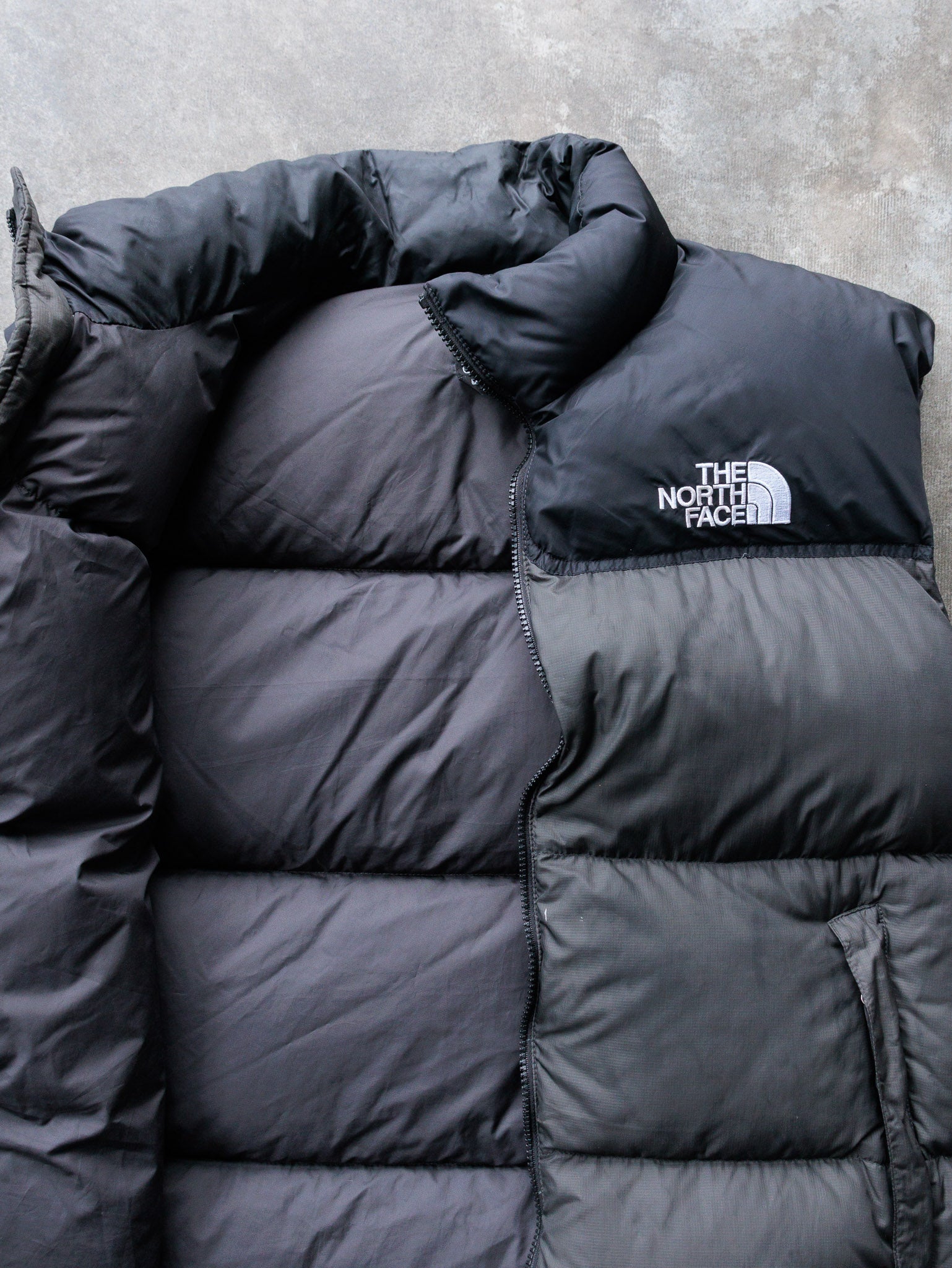 Vintage 00s Grey & Black The North Face 700 Nuptse Puffer Vest (XL)