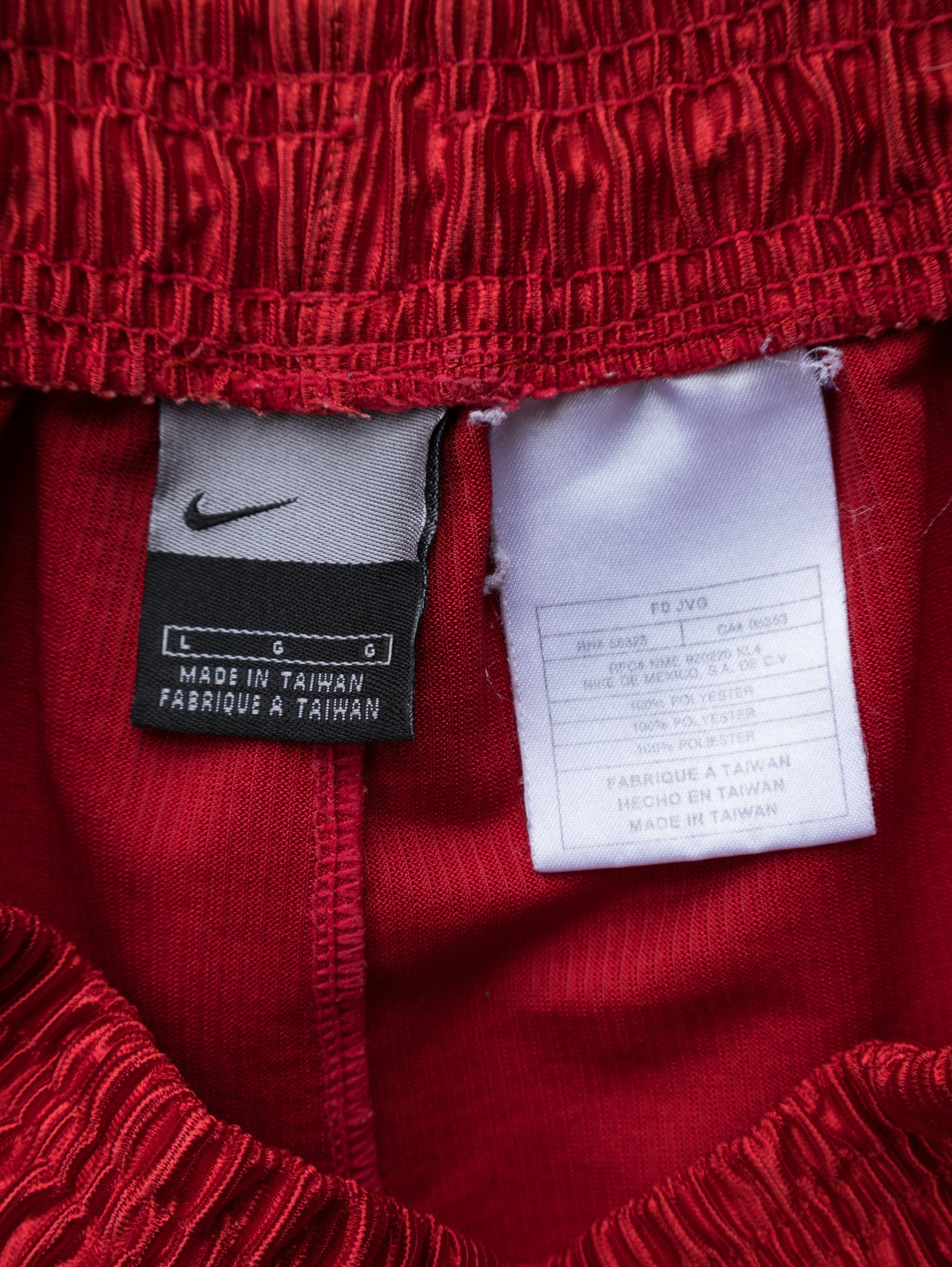 Vintage Red Nike Basketball Shorts (L)