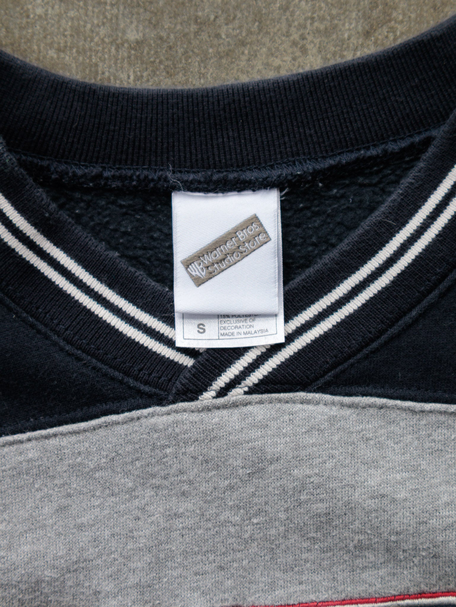 Vintage 00s Grey & Navy Looney Tunes Soccer Sweatshirt (S)