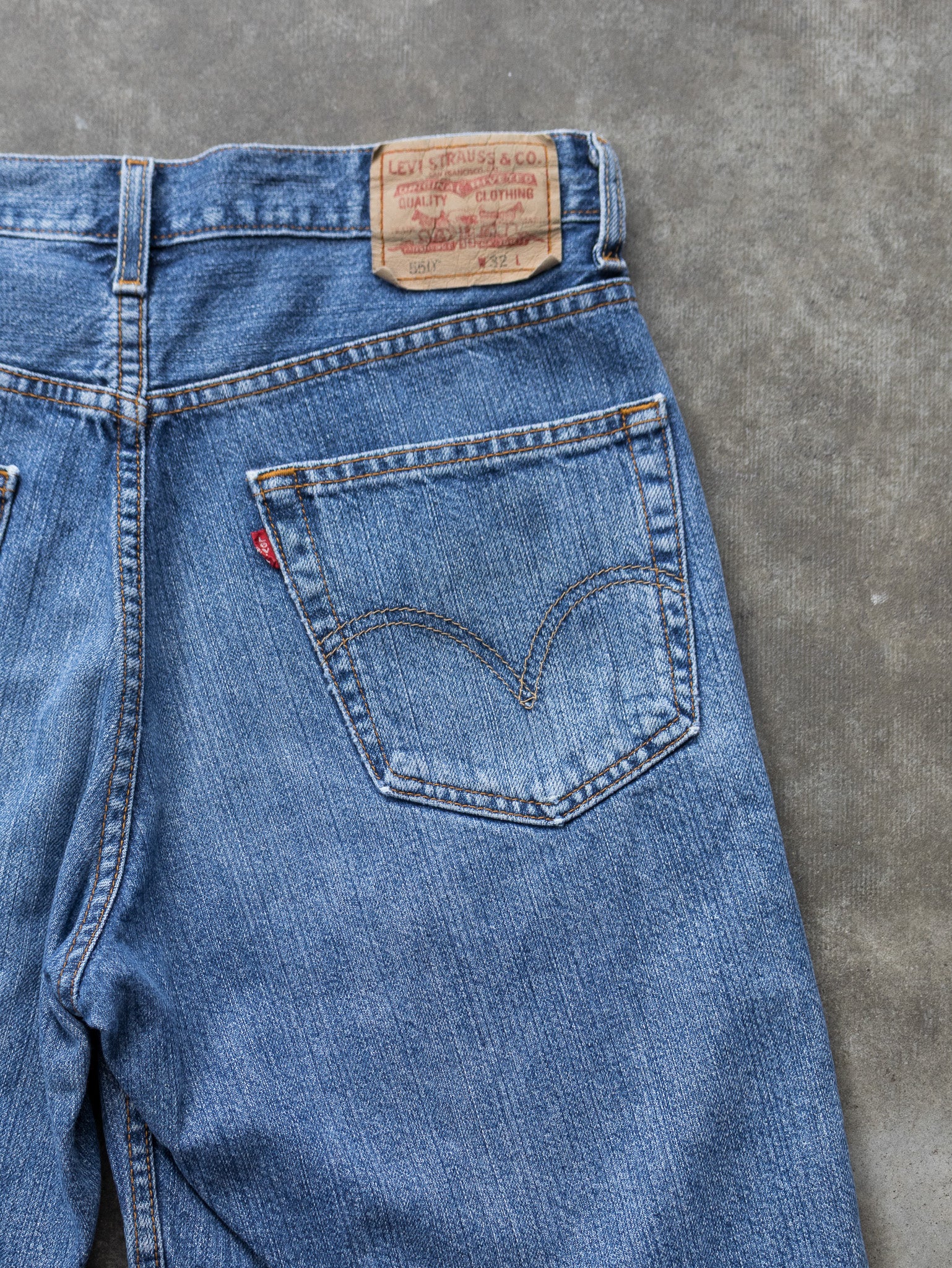 Vintage Levi’s 550 Denim Shorts (W32)