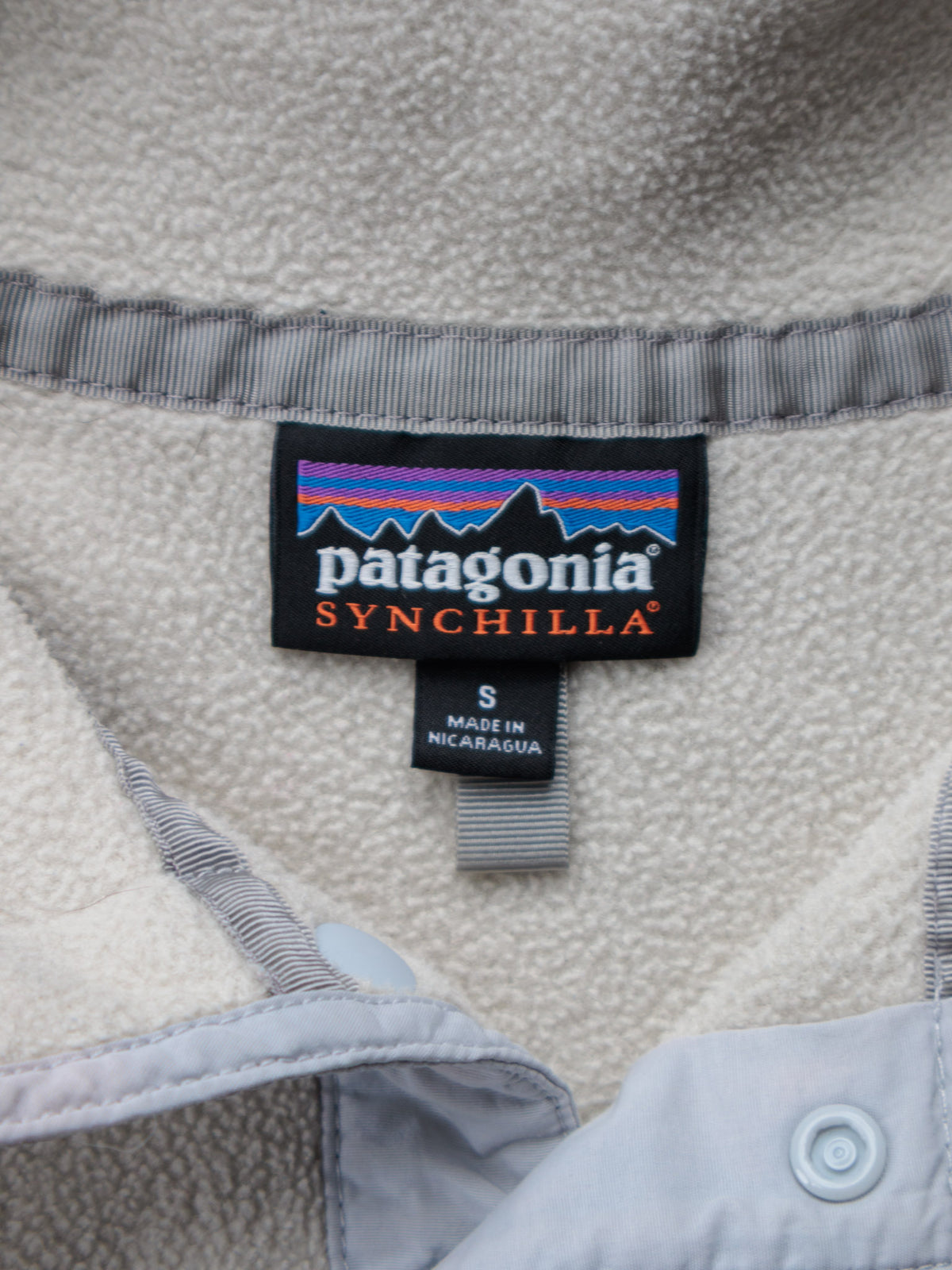 Vintage 00s Beige Colourblock Patagonia Synchilla Fleece Sweatshirt (Women's S)