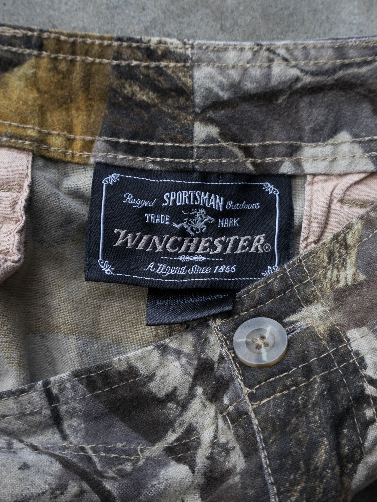 Vintage Winchester Camo Cargo Pants (XL)