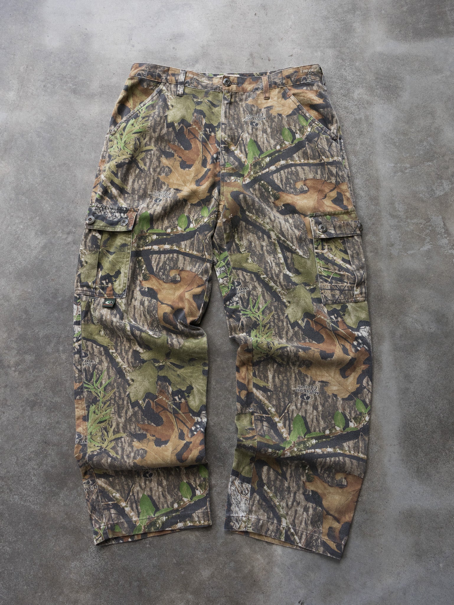 Vintage Mossy Oak Camo Cargo Pants (M)