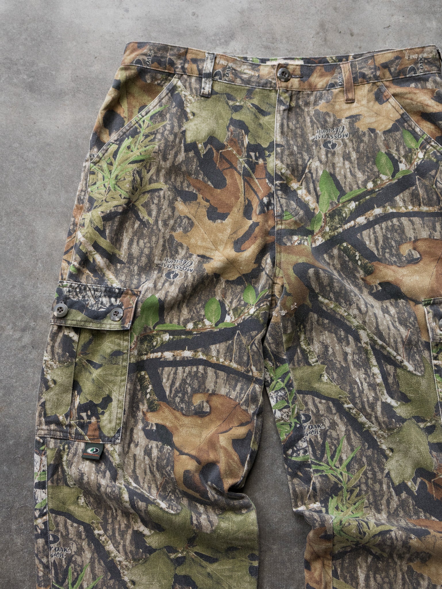 Vintage Mossy Oak Camo Cargo Pants (M)