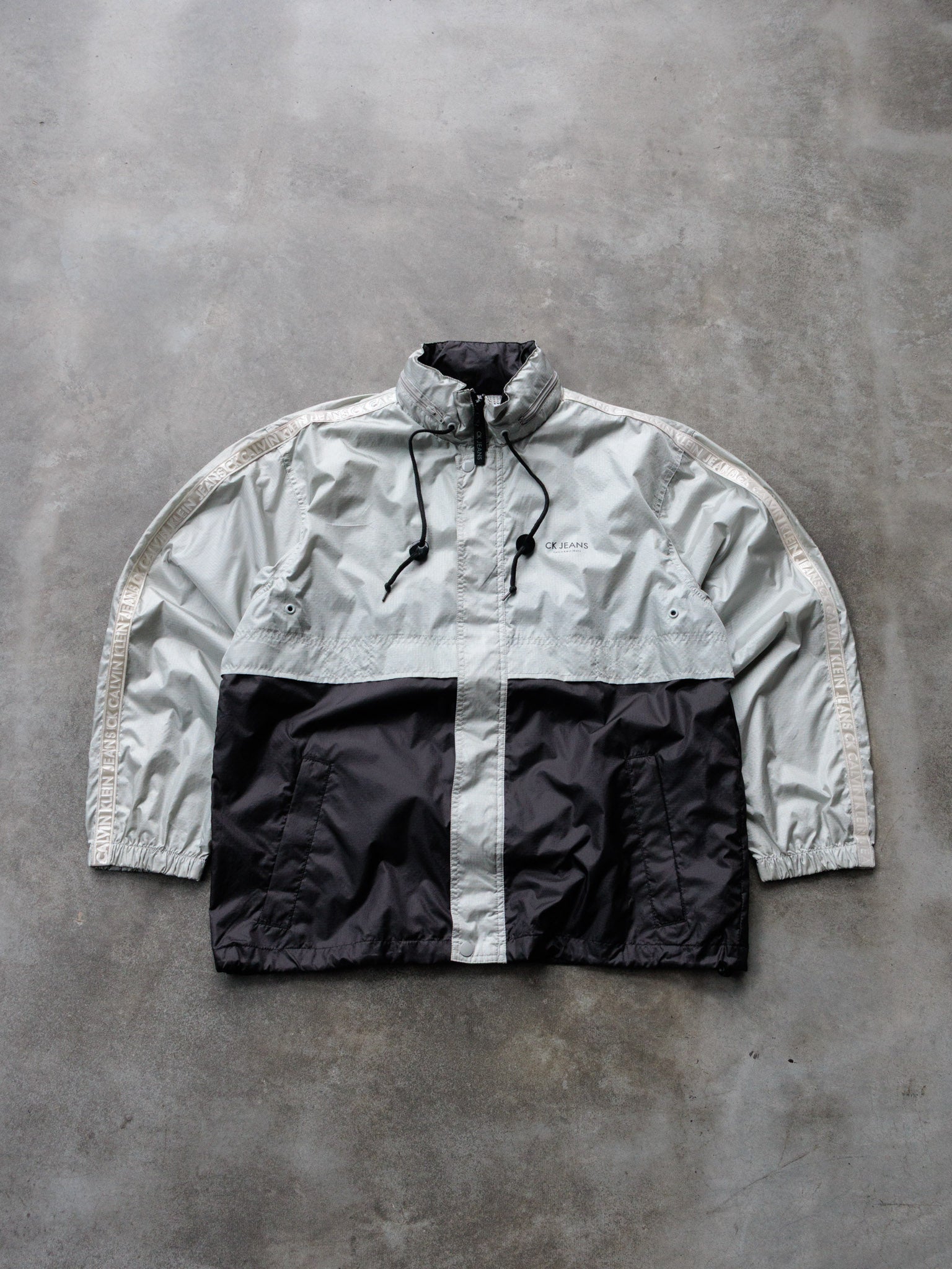 Vintage 90s Silver Calvin Klein Jeans Colourblock Windbreaker (L)