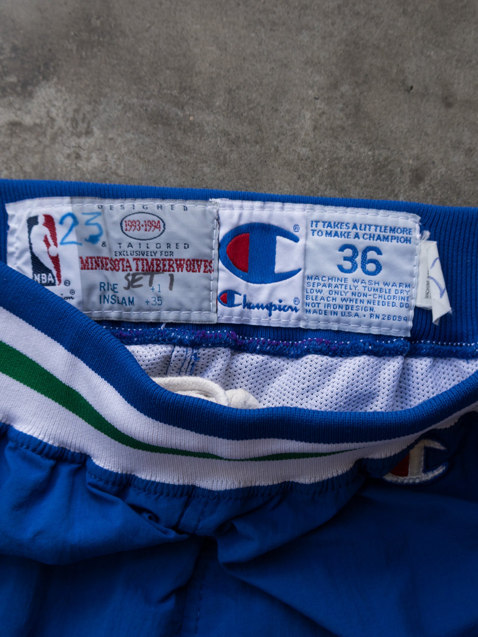 Vintage 1993 Champion Timberwolves Tearaway Track Pants (W36)