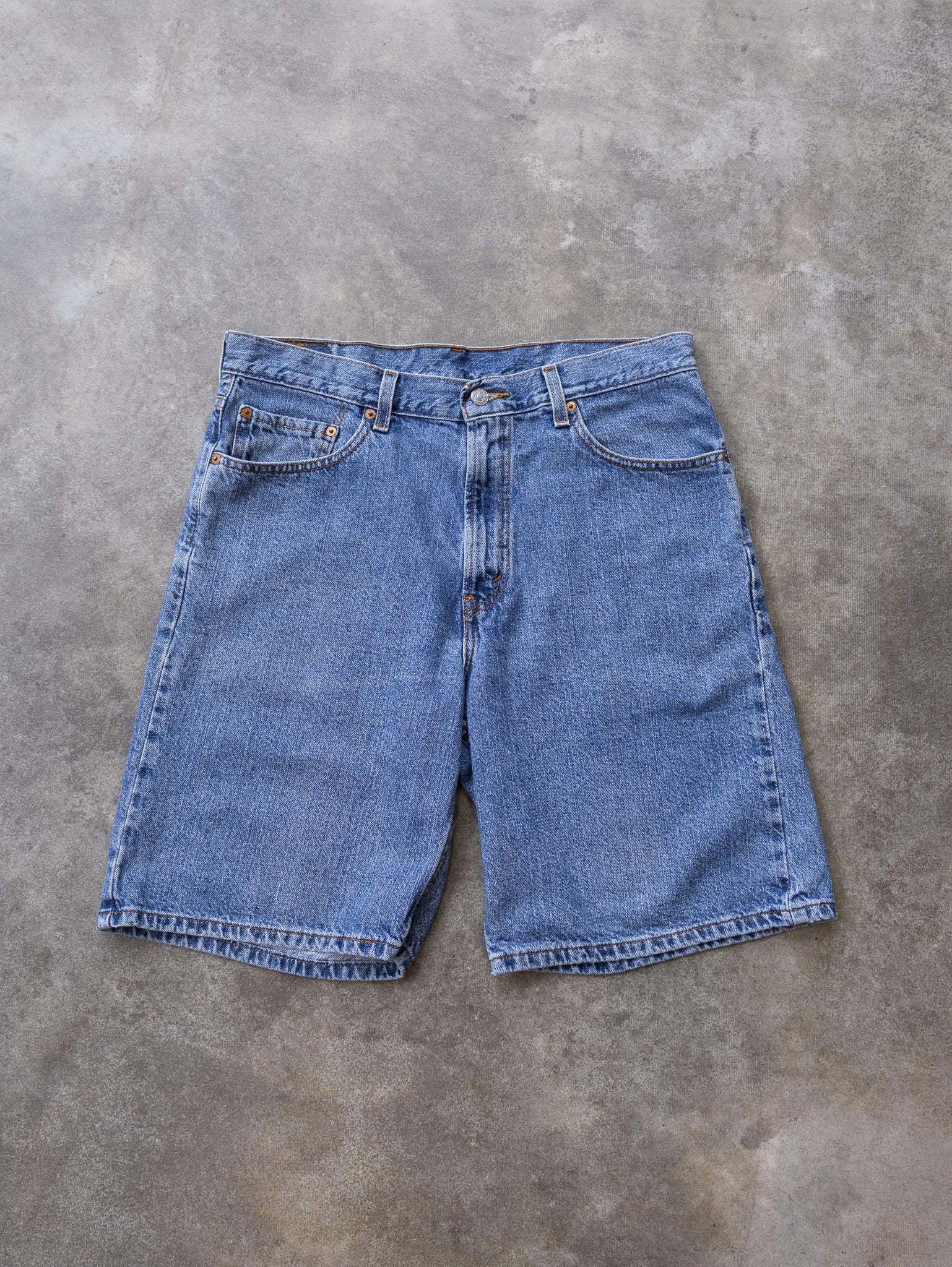 Vintage Blue Levi's 550 Denim Shorts (W34)