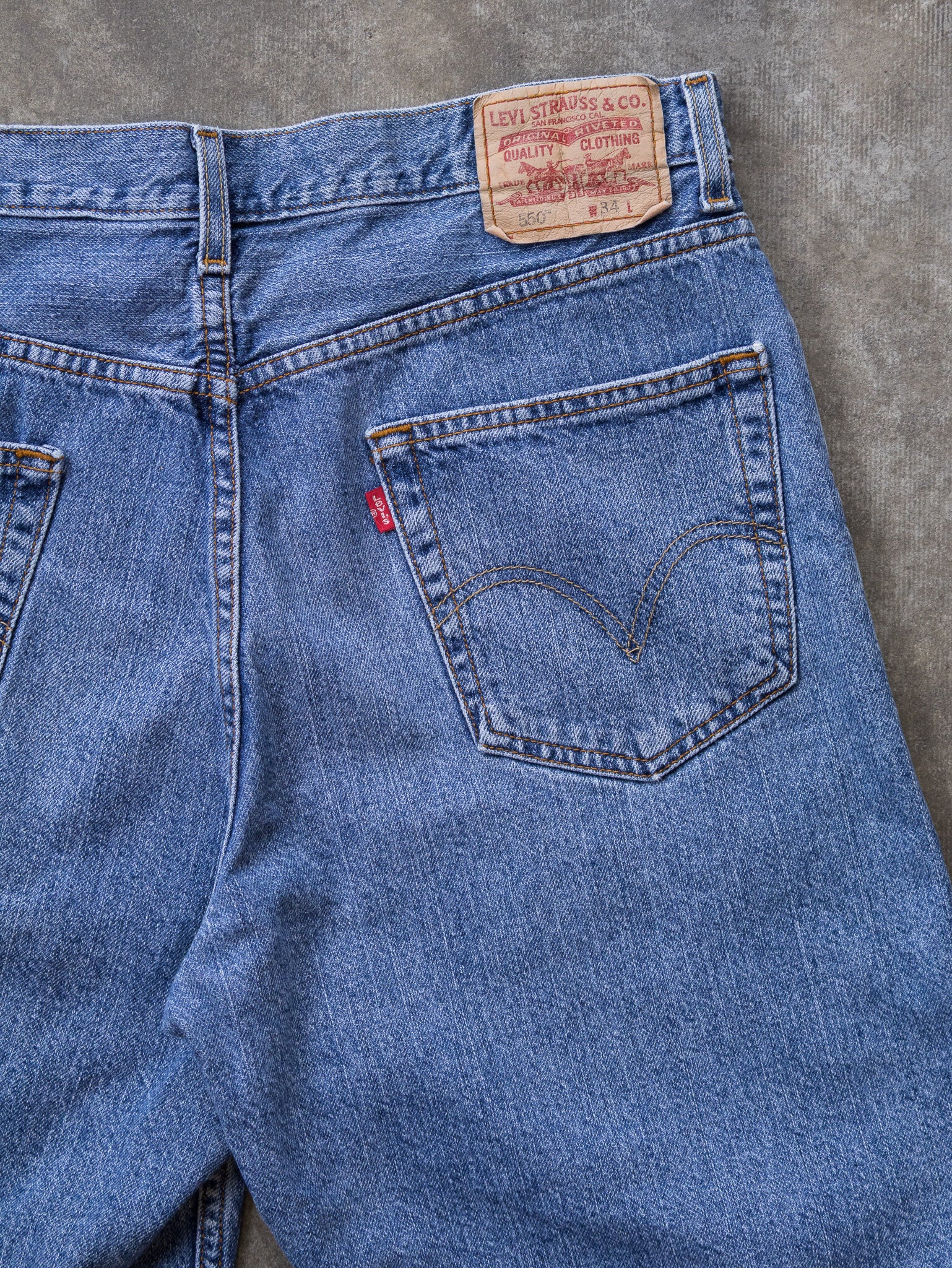 Vintage Blue Levi's 550 Denim Shorts (W34)