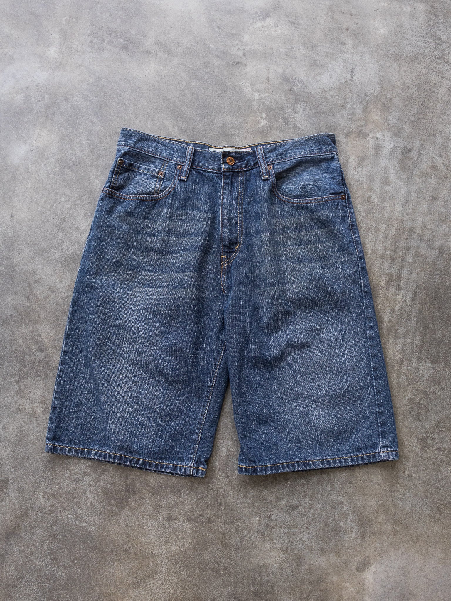 Vintage Blue Levi's 569 Denim Shorts (W32)