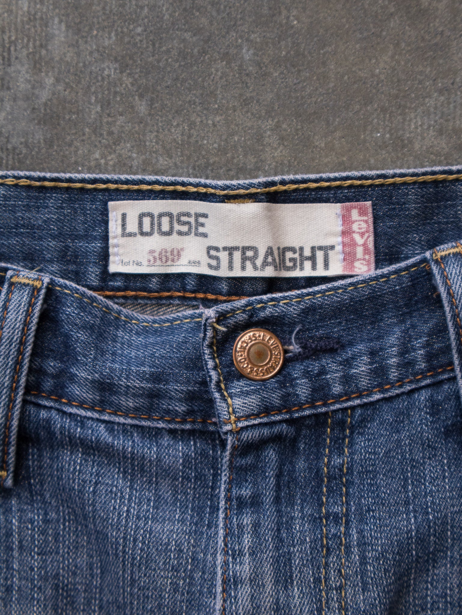 Vintage Blue Levi's 569 Denim Shorts (W32)