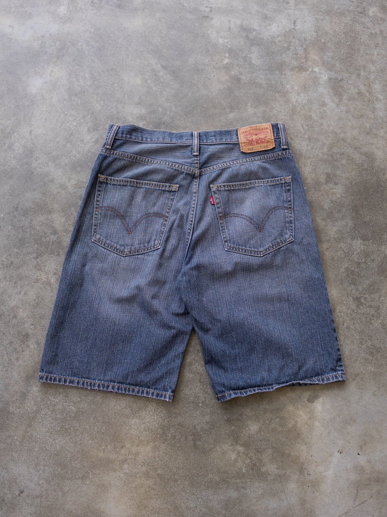 Vintage Blue Levi's 569 Denim Shorts (W32)