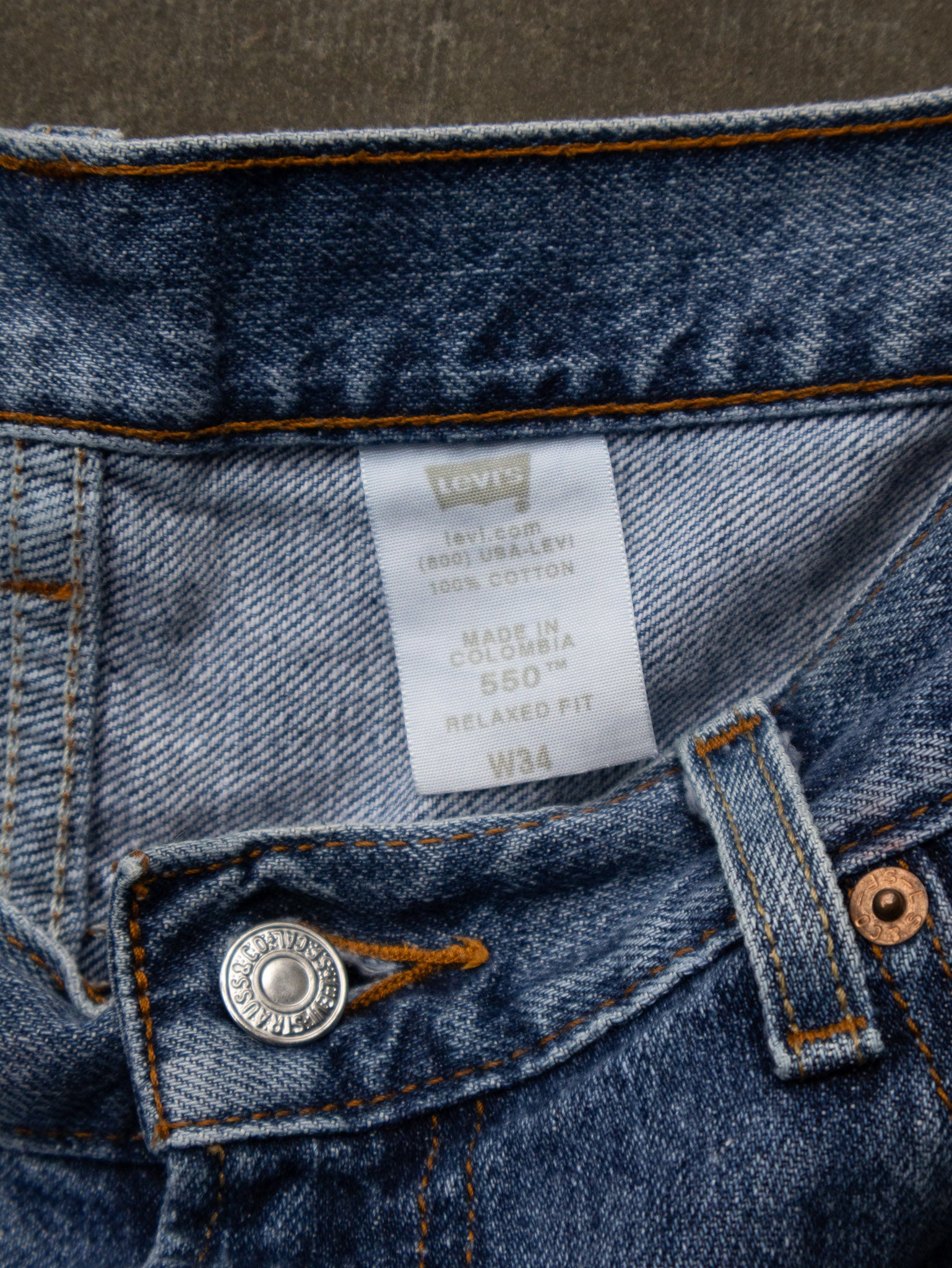 Vintage Blue Levi's 550 Denim Shorts (W34)