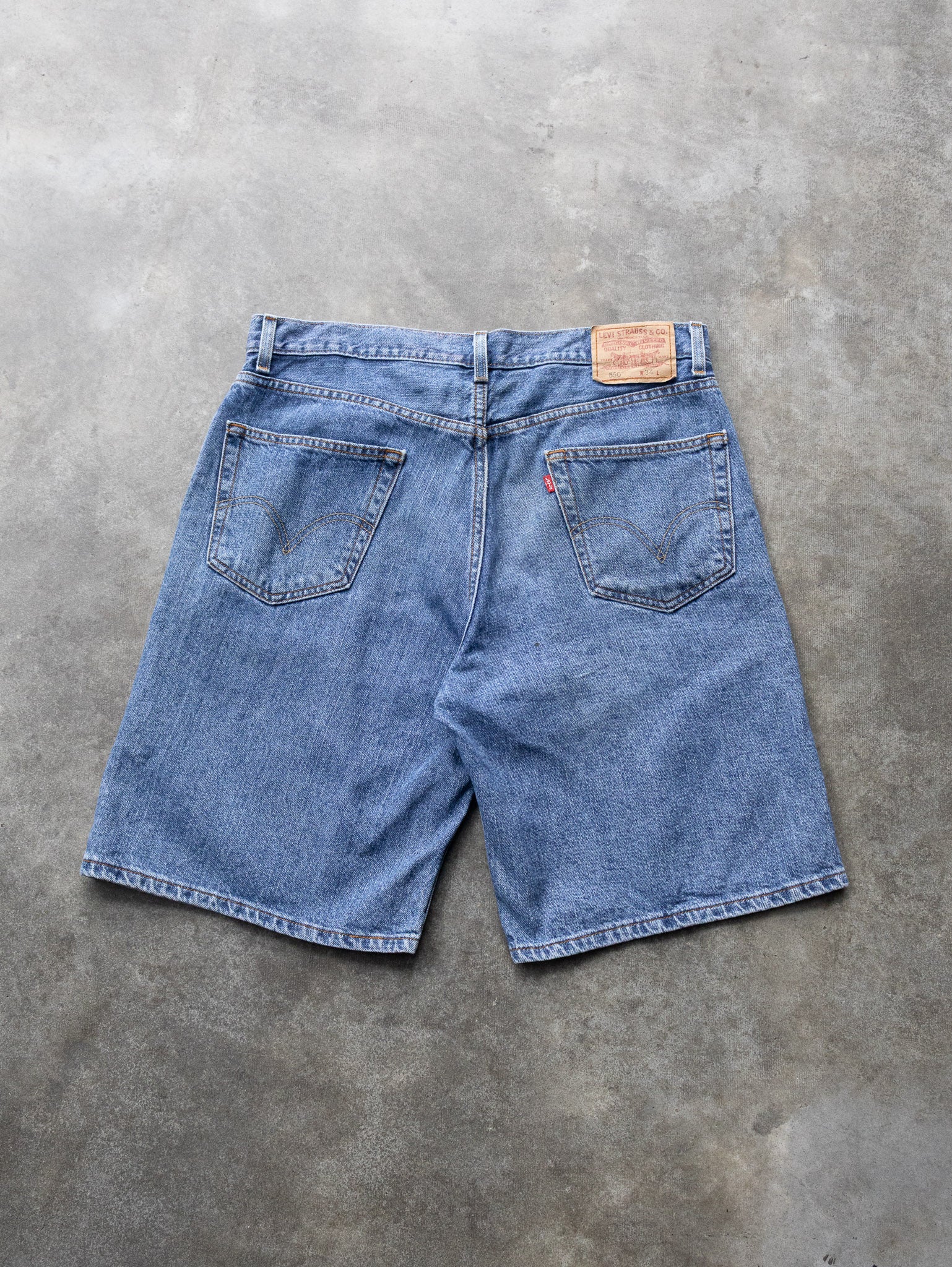 Vintage Blue Levi's 550 Denim Shorts (W34)