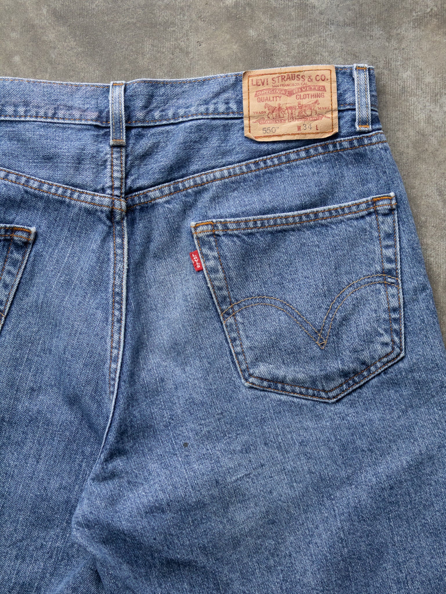 Vintage Blue Levi's 550 Denim Shorts (W34)