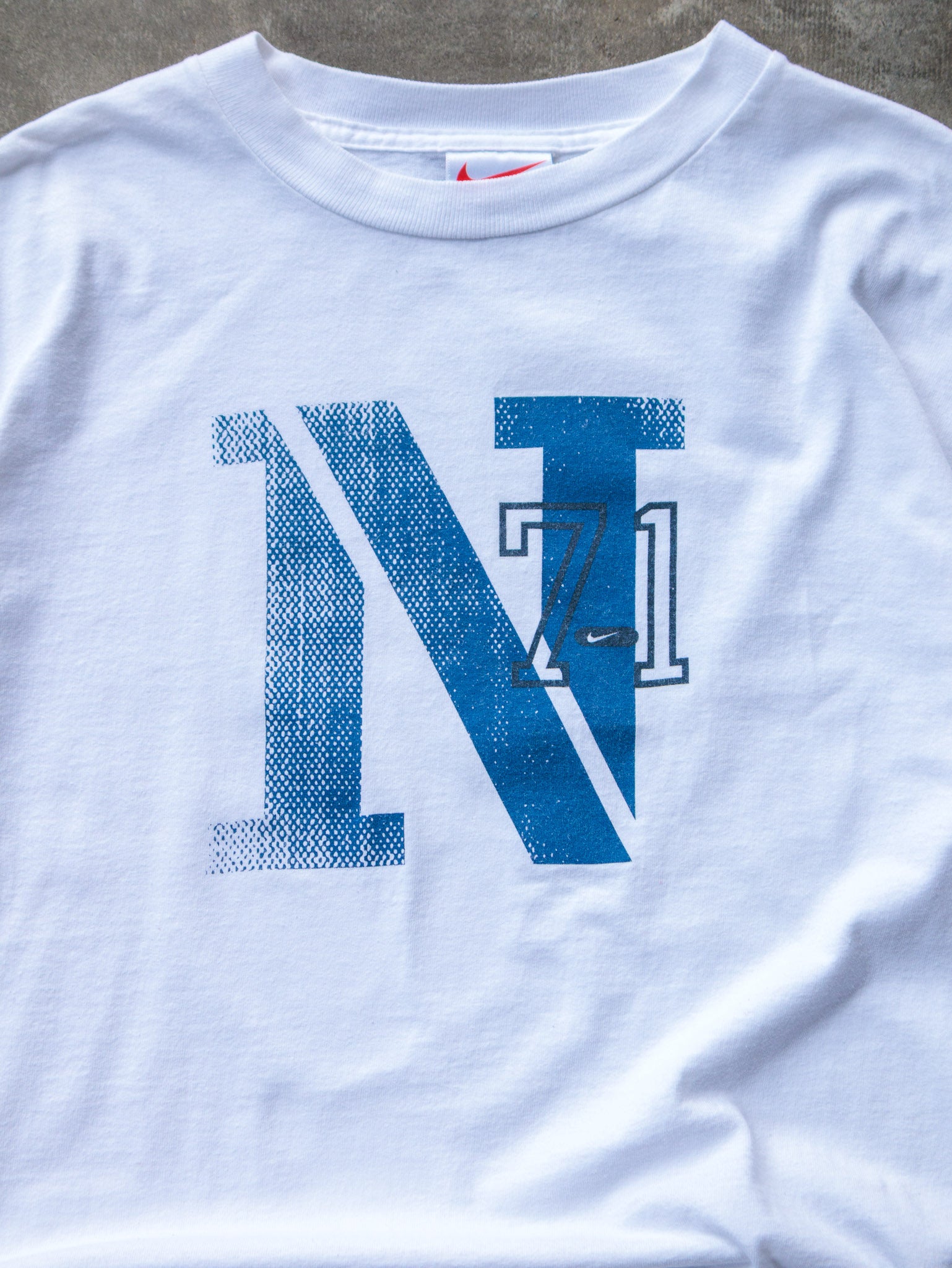 Vintage 00s White Nike Graphic Tee (L)