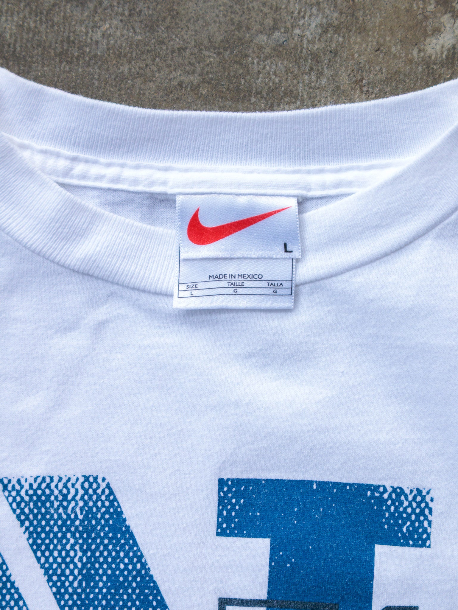 Vintage 00s White Nike Graphic Tee (L)