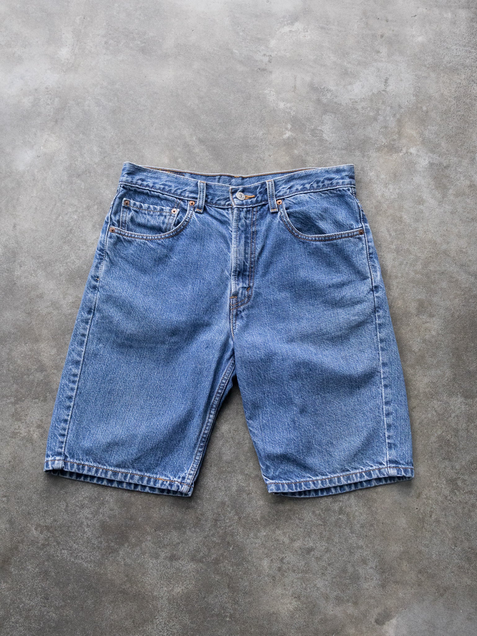 Vintage Blue Levi's 505 Denim Shorts (W32)