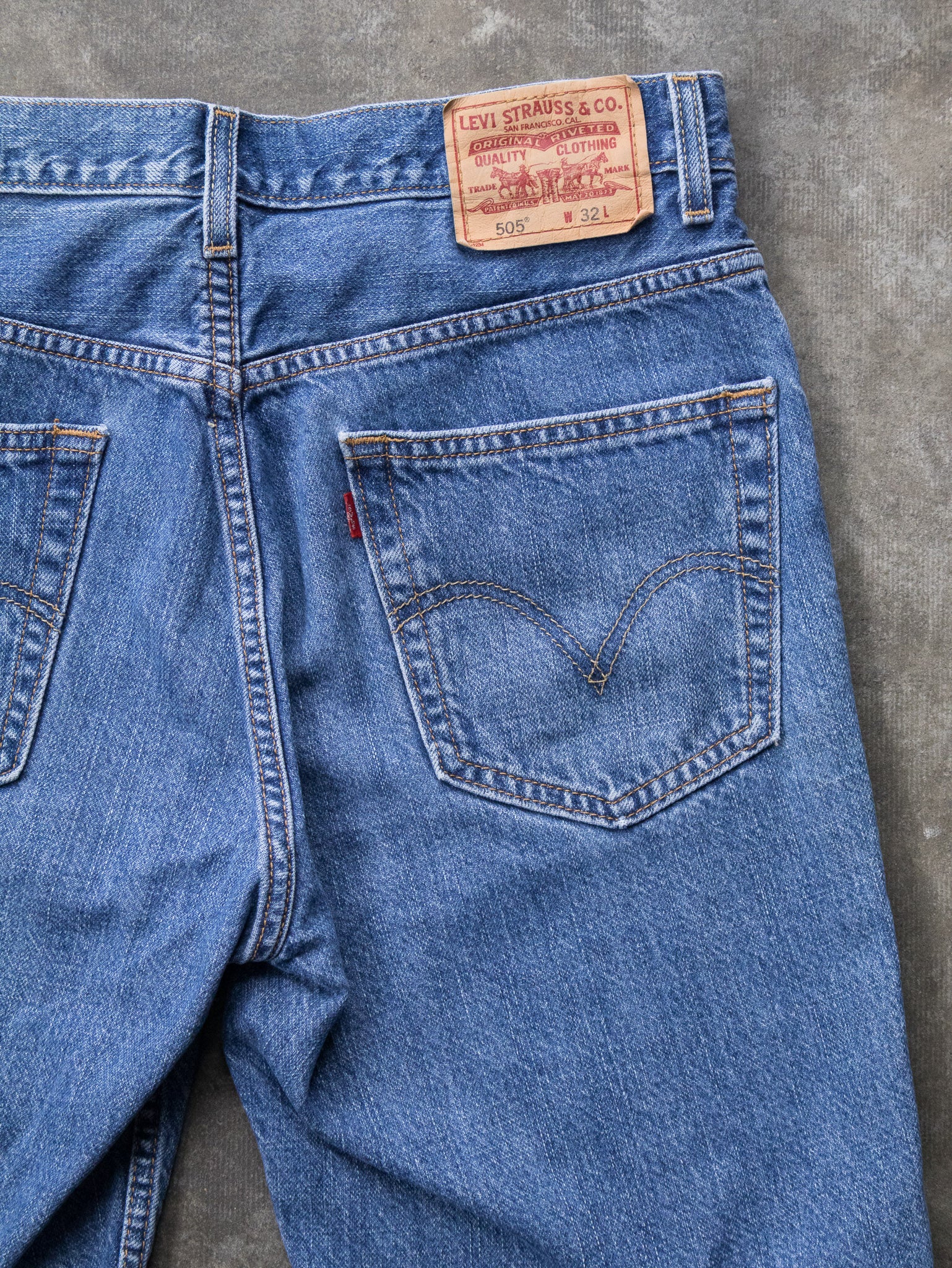Vintage Blue Levi's 505 Denim Shorts (W32)