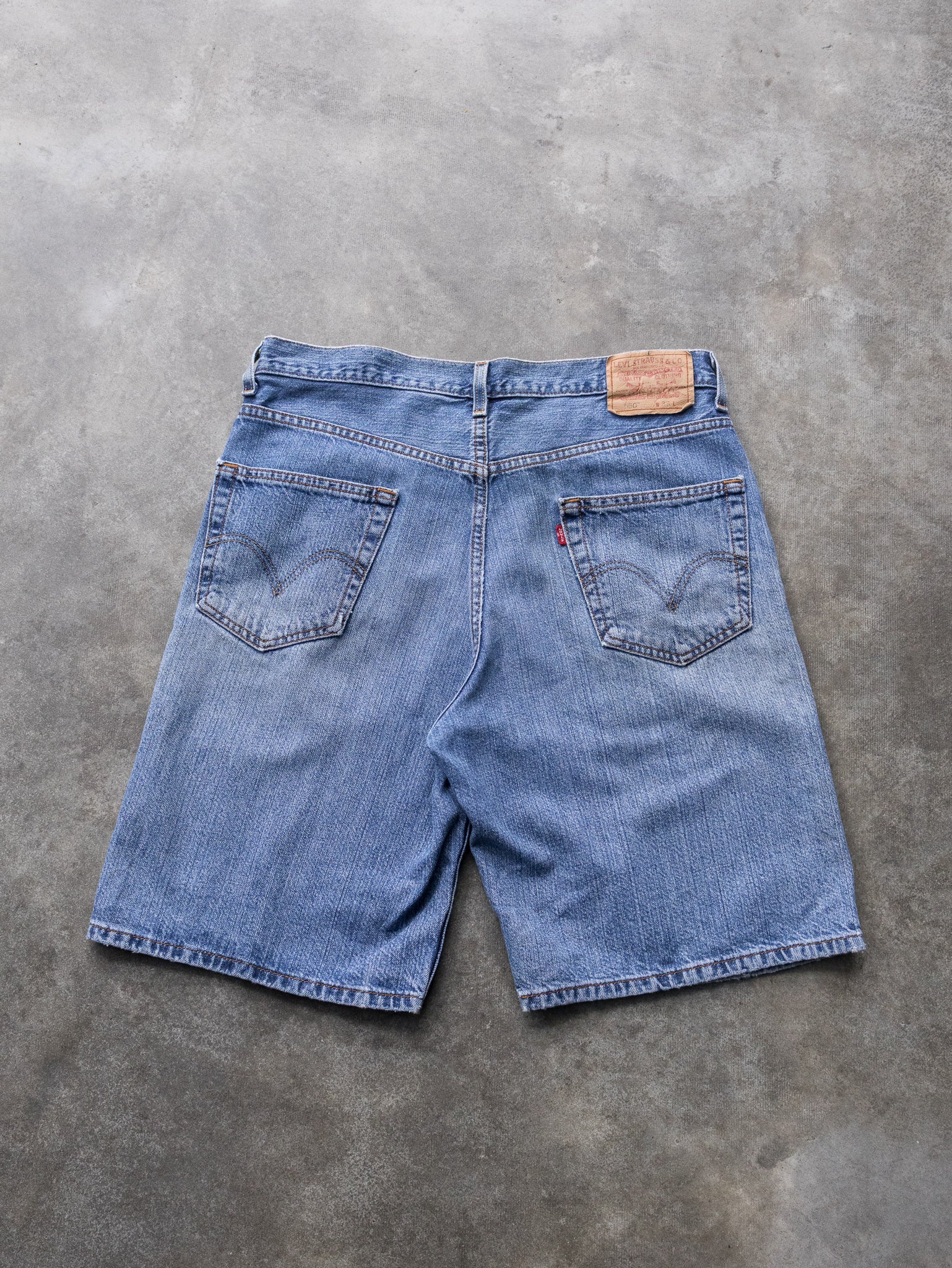 Vintage Blue Levi's 550 Denim Shorts (W33)