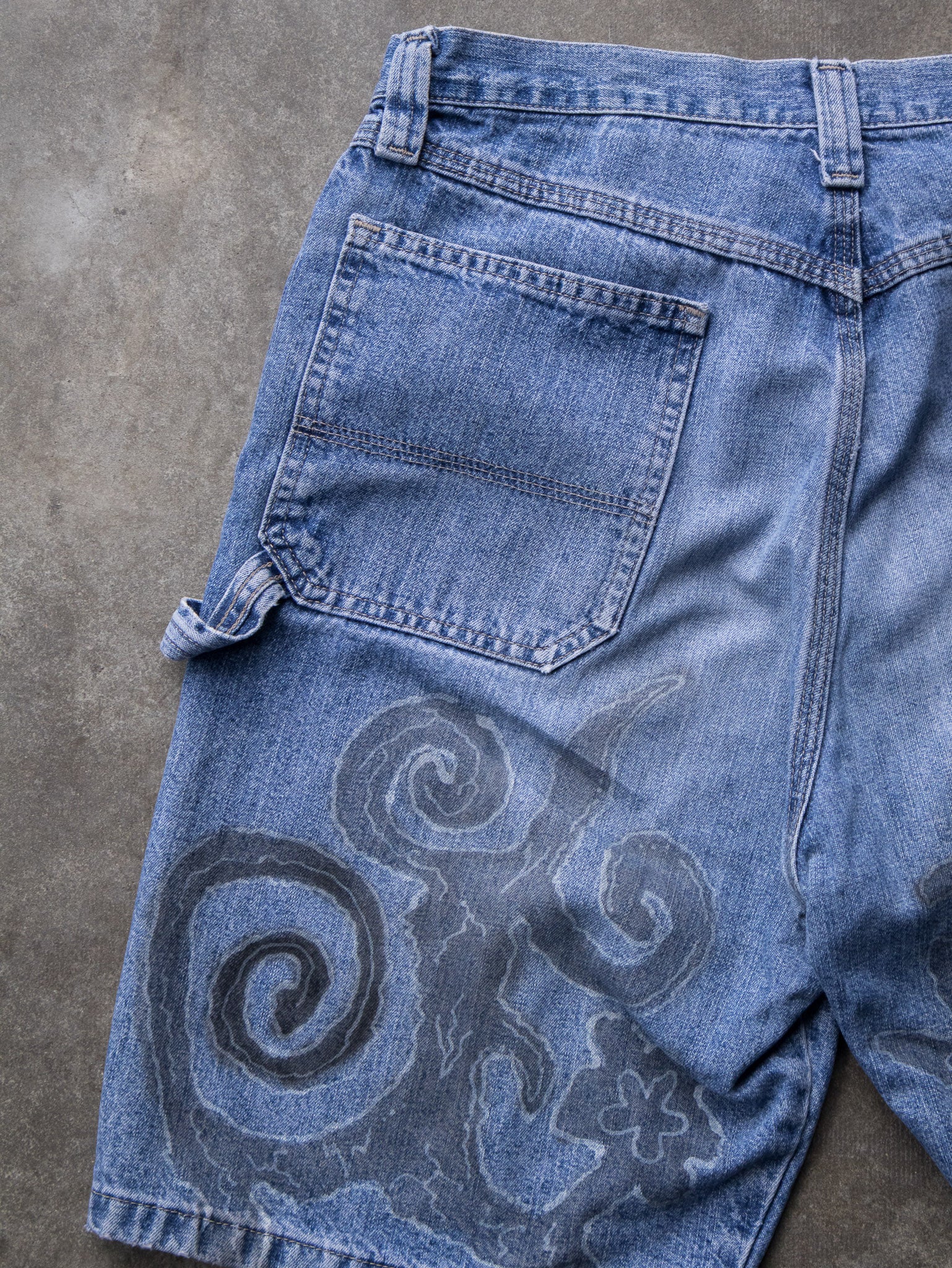 Vintage Blue Wrangler Custom Artwork Denim Carpenter Shorts (W32)