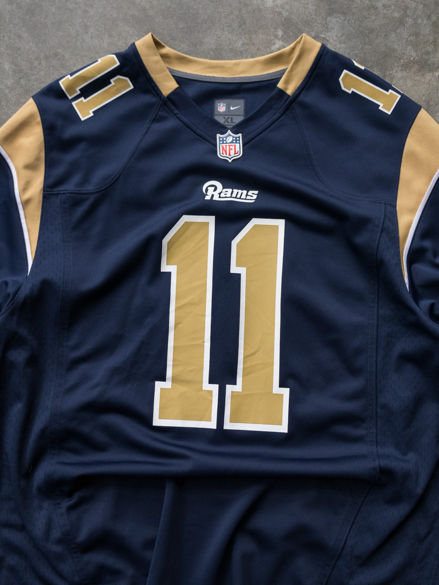 Vintage Nike St. Louis Rams NFL Jersey (XL)