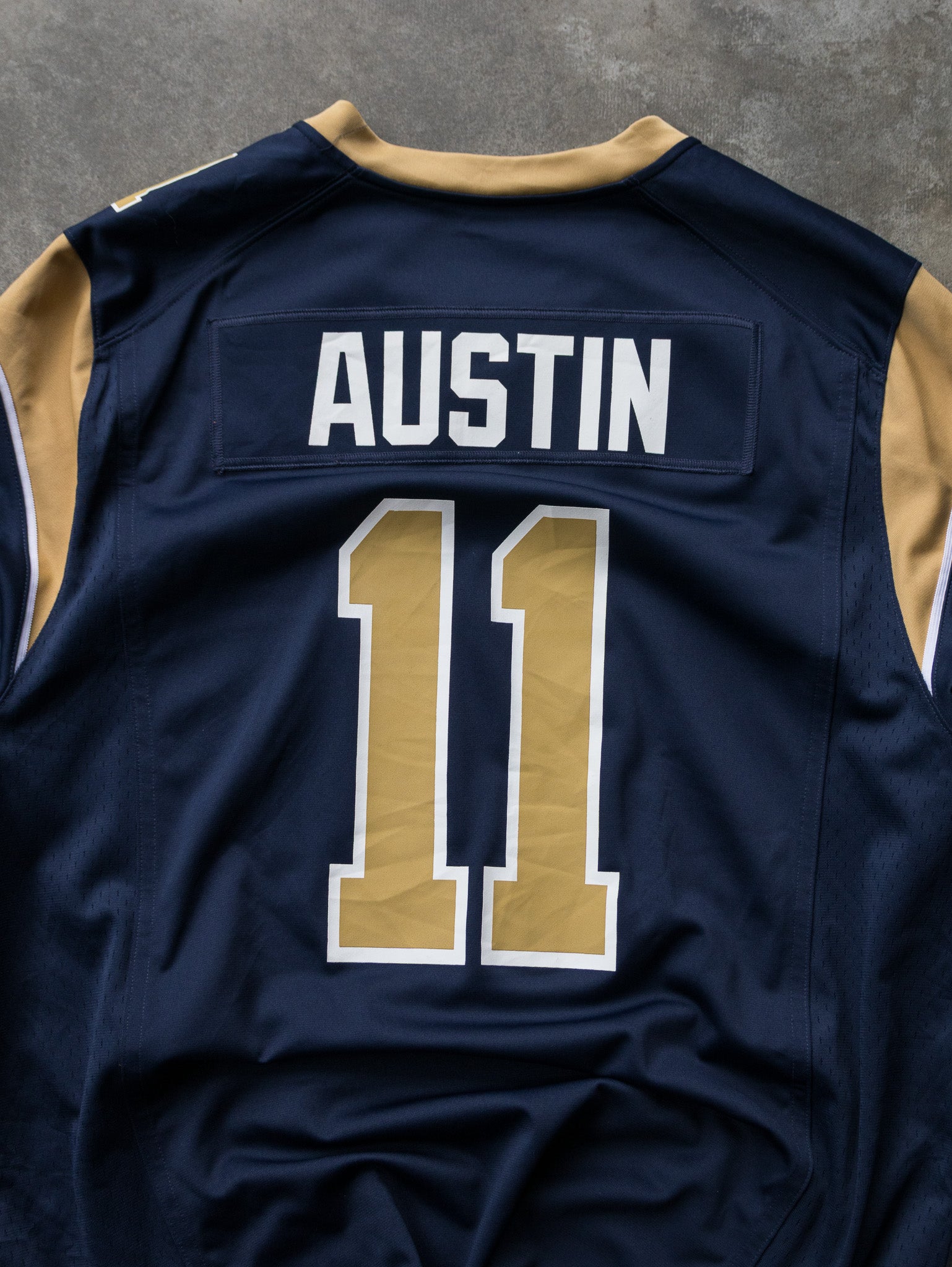 Vintage Nike St. Louis Rams NFL Jersey (XL)