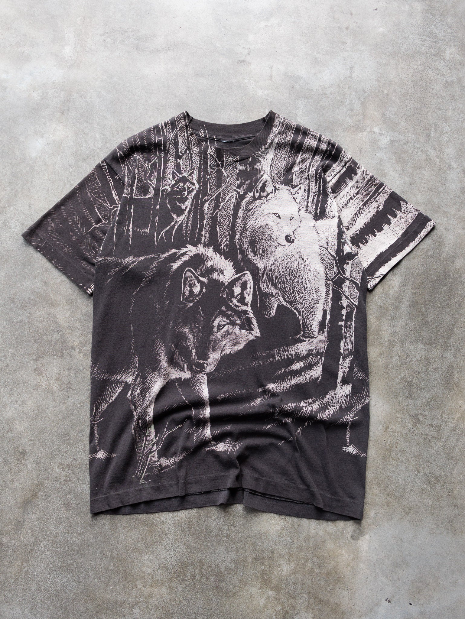Vintage Wolf All Over Print Graphic Tee (L)